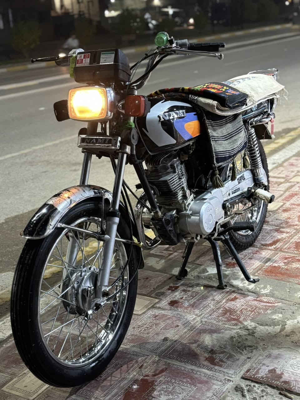 السلام عليكم دراجه أربعه كير للبيع الغراض23 شلامجه شاصي15 أوراق اصولي مكينه مديل25  صارله شهر ونص من شاده السعر خاص المكان كربلاء قرب فندق البارون الرقم ***********
