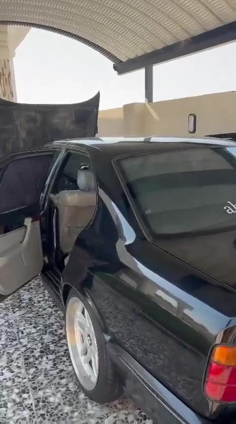 للبيع موديل ٩١ مكينه ١٢ Vكير مكينه اكسن كفاله
تبريد ثلج صدر امامي خلفي جديد سياره برغي مابيه نقص 
سنويه جديده قبل ١٥ مداوره باسمي رقم بغداد هزه جديده 
سياره فول مواصفات فرغه جديده بيضه 
سعر 70 $ تطلع بلسياره تراي للدبوني شرط ٢٨٠ 
مكان لسياره  واسط عزيزيه 
***********
