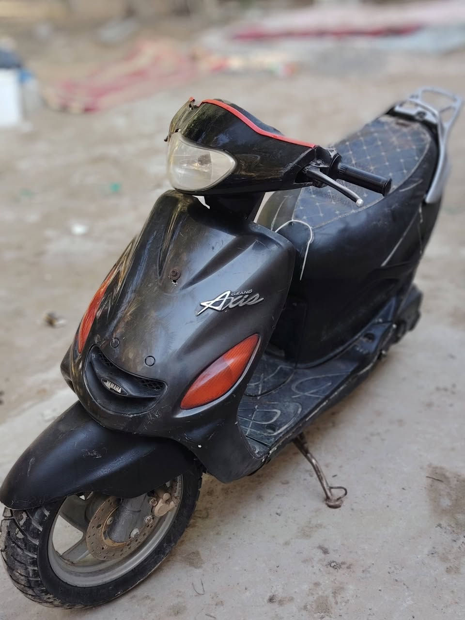 سلام عليكم اكزز خطين كهرائياتها كلها شغاله سلف هندر لايت بك لايت هورن قفل جنطه قفل سكان كلجات جدد وباتري اصلي جديد توني شاده دراجه. كامله مال جناي سعره 300 وبيه مجال لشراي *********** مكان ناصريه
