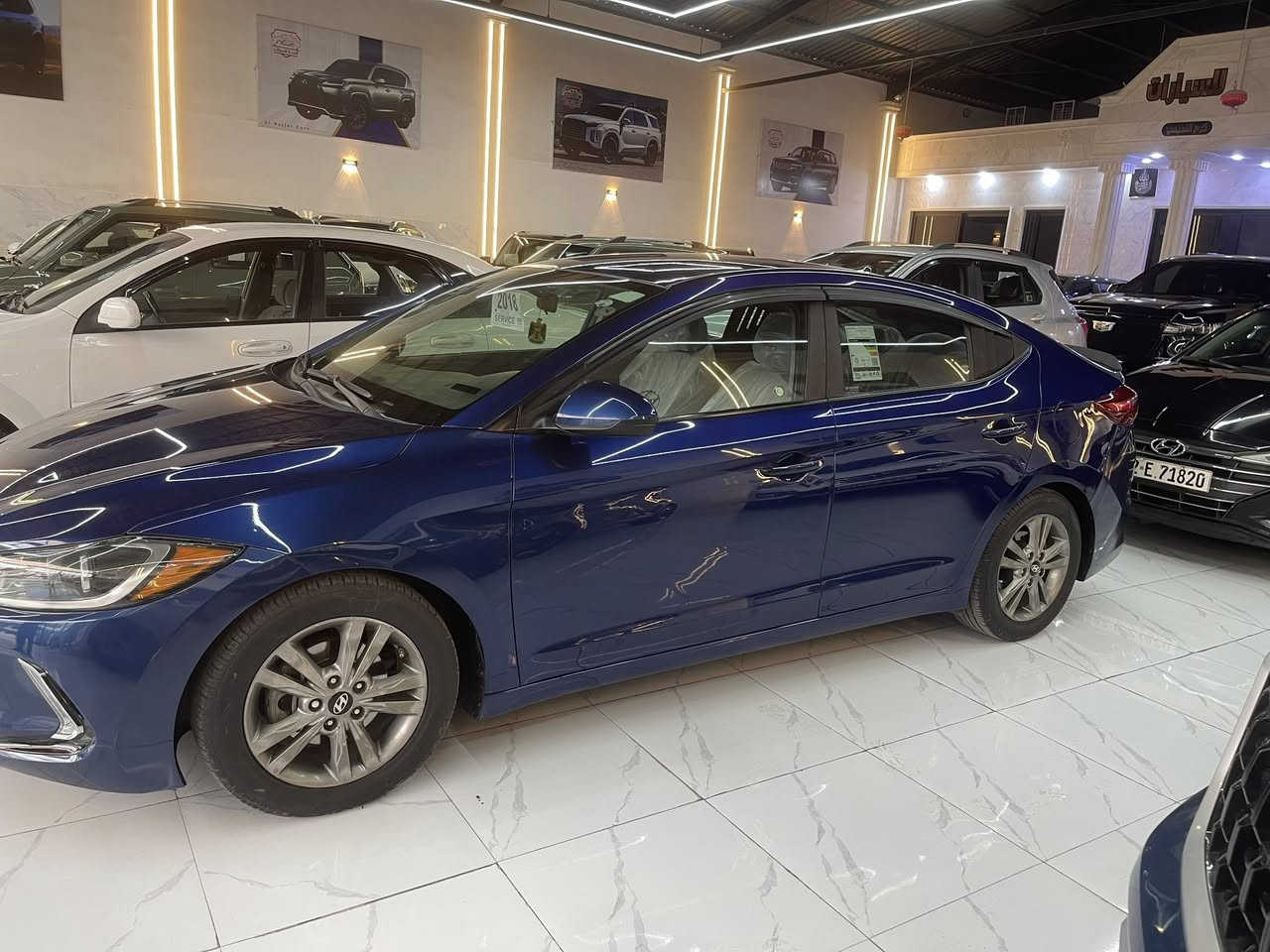 النترا 2018
مواصفات se
شاشه كبيره ✅
حساسات امامي خلفي 
نقطه عمياء 
رادار 
شاشه اعطال .
كير ATM
محرك 20🚀
✅***********
