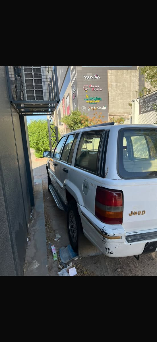 Jeepجيب 
موديل 95 
كير مكينه بطه  مكفول من تنقيص وتبخير جدد
تخم تاير جديد شاشه كامره 
نقص تبريد فقط 

عنوان الاعضميه 
سعر 54

***********
