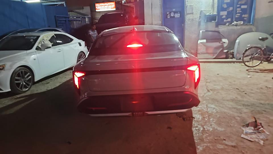 السلام عليكم كيا كي فور موديل 25حاليا بدبي حادثهه بنيد فقط دواخل كفاله بدون شاصي بدون لغد بدون كلشي صور حادث بلمنشور  مكينه 2000  لون مميز تستلم بسفوان السعر  بدون كمرك تفيد العنده كتاب شهداء 140 للتواصل ***********
