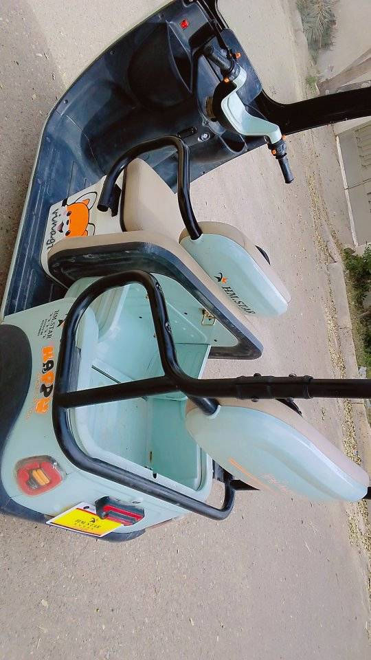 السلام عليكم...للبيع تكتك شحن مواصفات جيده تحتوي على 6 بطاريات وتحتوي على نضام RوD وتحتوي على ضوء عالي . ناصي. واشاره يمين  ويسار .. وغيرها من المواصفات السعر... مليون وربعميه...وبيه مجال. للأستفسار الاتصال على الرقم***********
