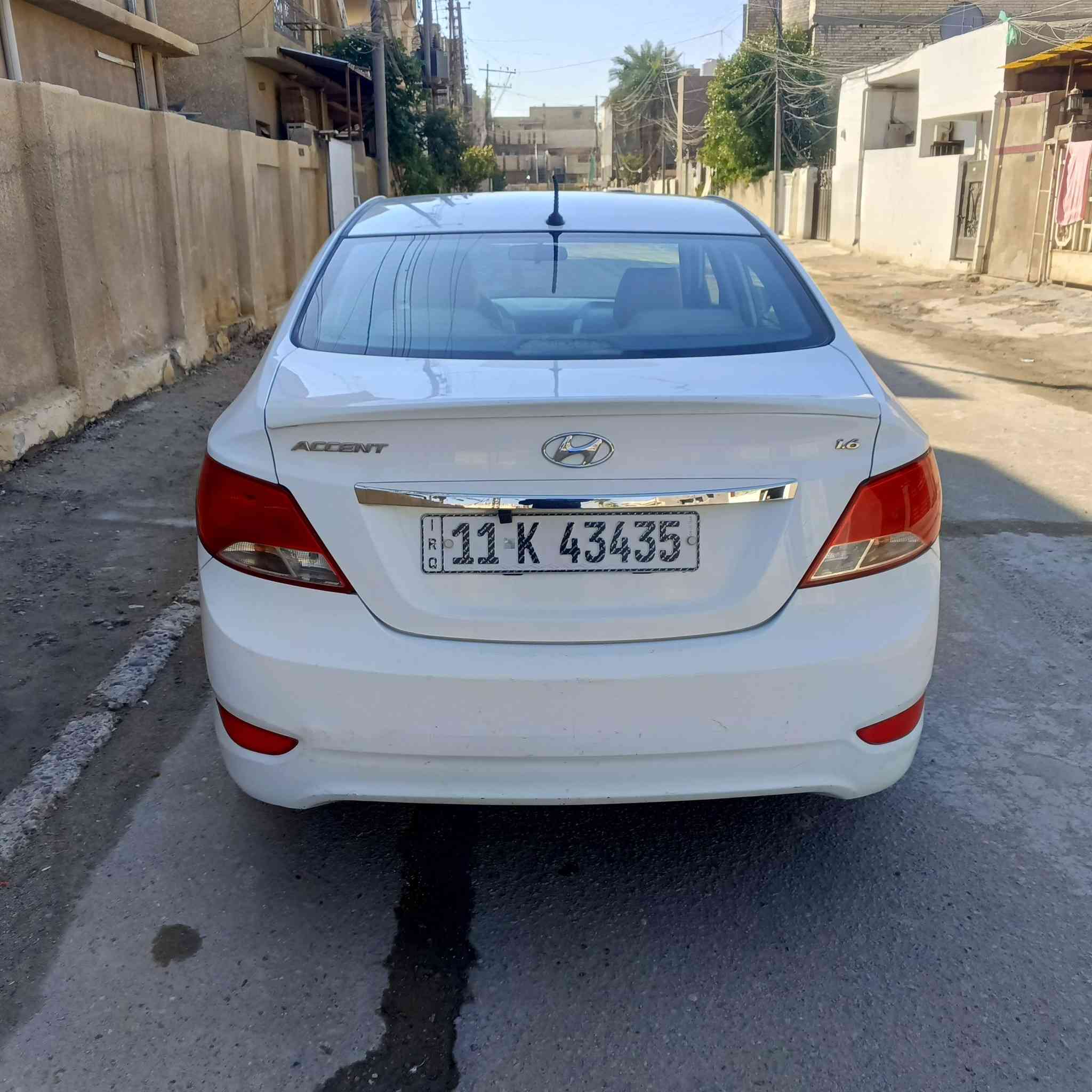 السلام عليكم
اكسنت خليجي 2016
محرك 1600
 السيارة بأسمي رقم بغداد انگليزي الجديد 
ماشية 114 كم
بيها فقط بنيد مصبوغ رش بدون معجون نهائيا وبيها كم بارد 
ايضا شخوط بسيطة اني مكحلها ..
السيارة بيها لايتات زنون اصلي
رقمها حلو
السيارة سعرها 107 $$ وبيها مجال 
العنوان / بغداد 
ارجو المعذرة غير متواجد على النت 
اللي يحب يستفسر يتصل على التلفون / ***********
