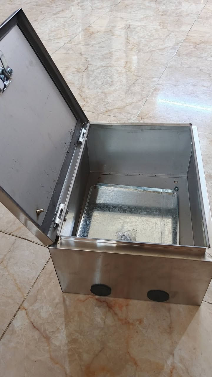 صندوق كهرباء بهذا الشكل اول تم 30 يوجد توصيل


**إذا كنت صاحب هذا الإعلان وتريد حذفه لأي سبب، رجاءا أرسل رسالة إلى الدعم الفني**
