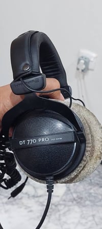 سماعات راس غنيه عن التعريف من شركه DT 770 /PRO 250 OHM وياهه نك مايك م...