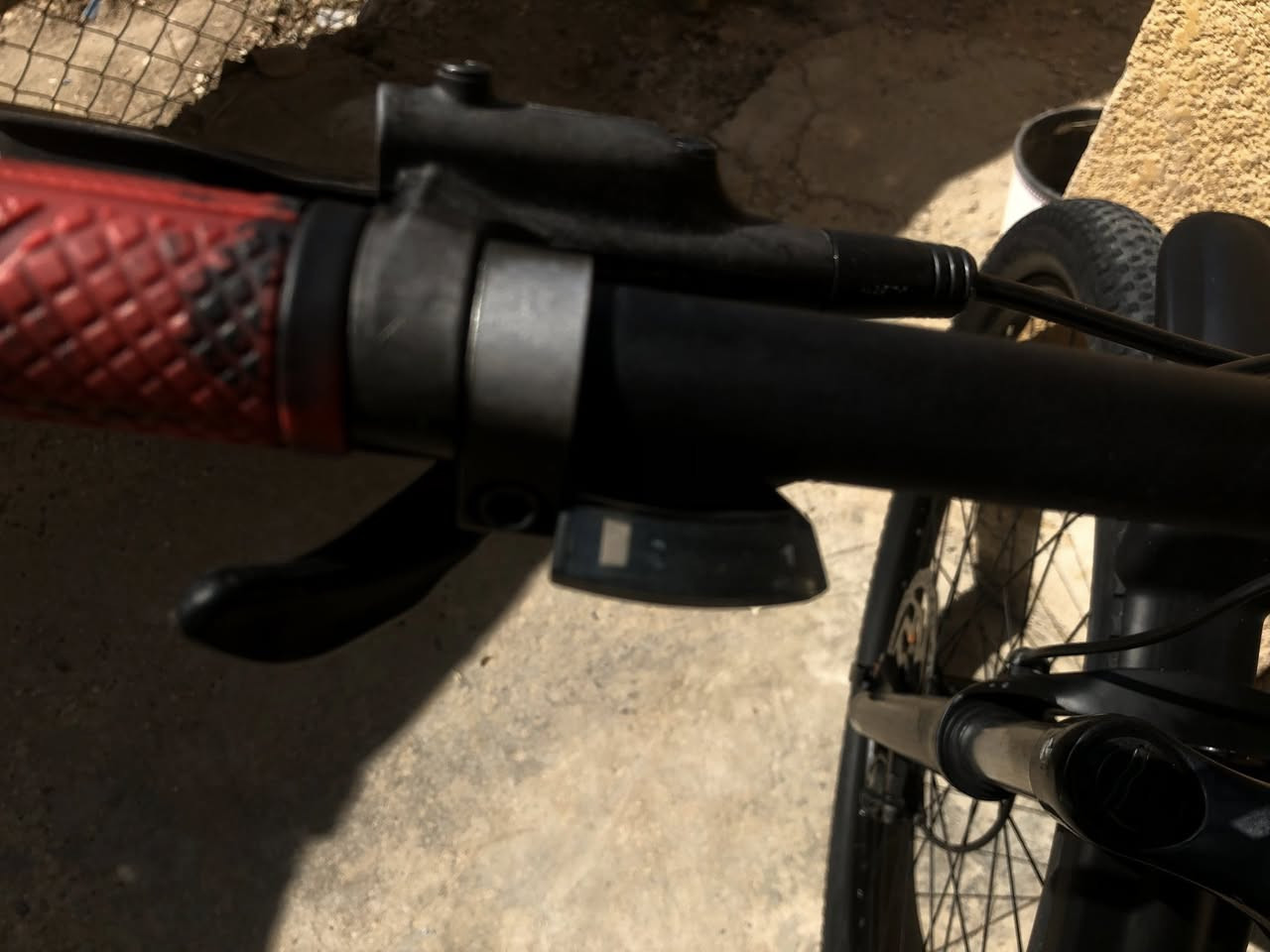 السلام عليكم
دراجه نوع ميردا موديل 2015 
بريك هايدروليك 
مجمع وبطيخات شيمانو 
حجم 29 (s)
زوج تاير جديد كونتنيو 
3 * 9 
عكرب ونقال كله التوس 
دبل قفل وفتح 
السعر 350 وبي مجال 
للاتفسار اكثر المراسله على الخاص


**إذا كنت صاحب هذا الإعلان وتريد حذفه لأي سبب، رجاءا أرسل رسالة إلى الدعم الفني**