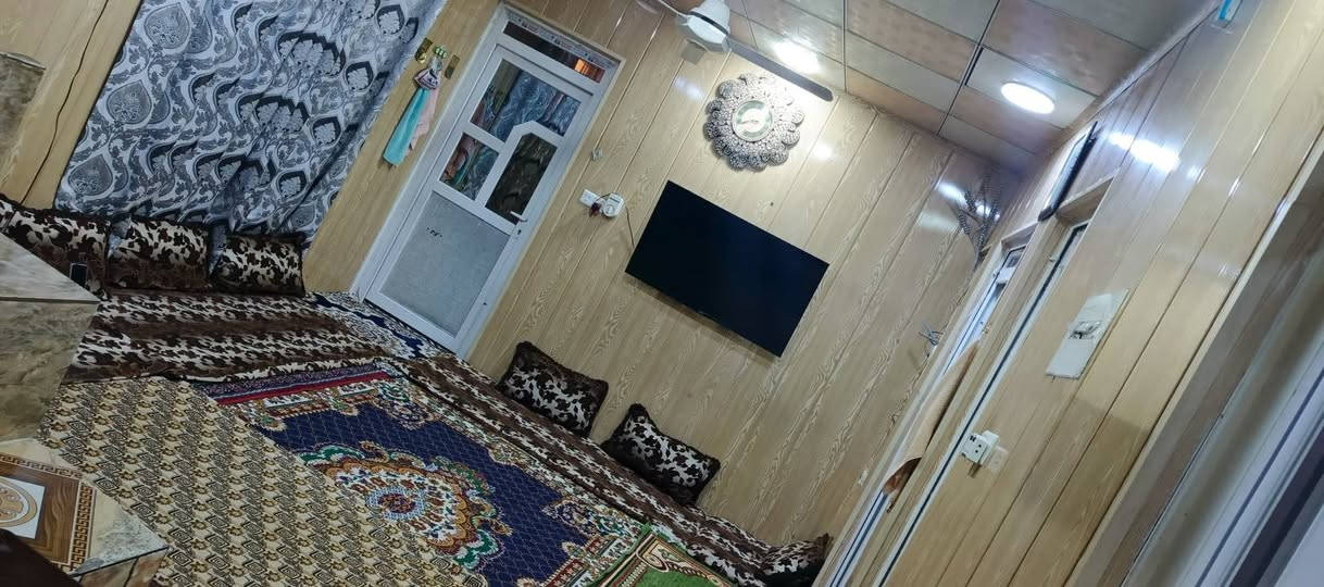 بيت للبيع حي الزنجلي في شارع الببسسي مساحه البيت 90 متر طابقين للستفسار اتصل ***********
