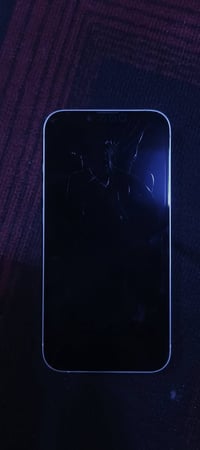 أيفون 13عادي نموذجM. للبيع او المراوس حسب القناعه. سعره 350وبيه مجال  ...