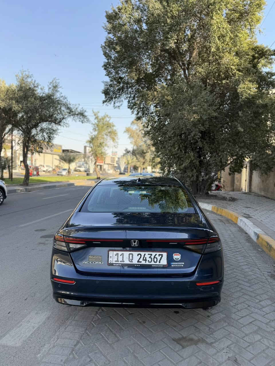 السلام عليكم شباب 
هوندا اكورد تورنك اعلة فئة بالاكورد للبيع او المراوس شعندك دزلي 
فول مواصفات ١/١ معروفة مواصفات التورنك رجاءا لحد يقارنها بباقي الفئات 
موديل ٢٠٢٣ لون نيلي ع ازرك لون كلش مميز 
حادث السيارة جاملغ صبغ والبنيد 
بيها بارد بباب السايق 
السيارة نقص برغي مابيها 
ماشية ٣٧ الف ع ايدي من دخلت لحد الان 
فتحة وبصمة وداتا شو كراسي كهرباء تدفئة وتبريد رادارات ٣٦٠ درجة حساس امامي خلفي كشن الخلفي تدفئة قطعتين تبريد  فول الفول 
سعر السيارة 200$ مجالها بسيط كلش حق الجية 
شراي اتصل 
***********
