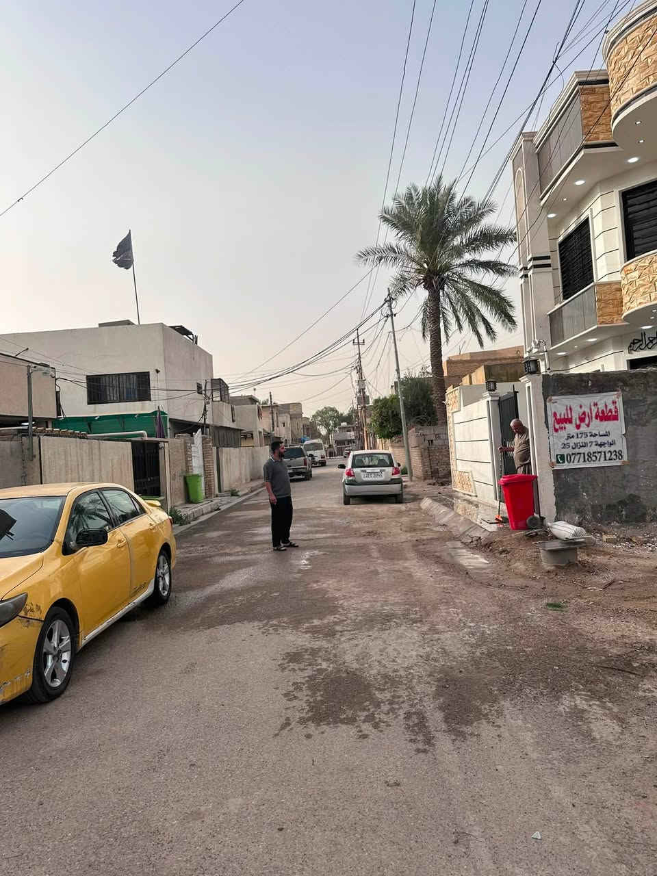 قطعه ارض للبيع مساحه 175.الواجهة 7.نزال 25 طابو صرف .المكان الزعفرانيه السده.الأستفسار اتصل ع الرقم***********
