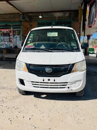 باص ١٠ راكب • ٢٠١٣ • مزاد الداخلية