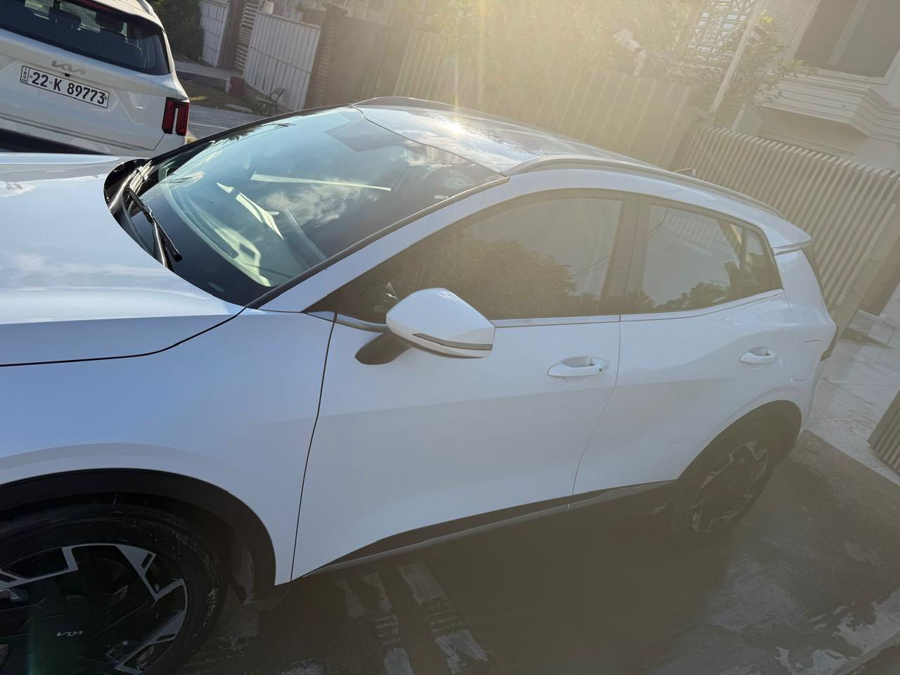 كيا سبورتج موديل 23
خليجي مكفولة من كلشي 
العداد 70  الف 
سيارة جاهزة وما بيها اي نقص 
تشغيل عند بعد 
وبصمة تشغيل وهناندبريك كهربائي
ثلاث انضمة قيادة 
بيها طخة بسيطة جداً  تحتاج تعديل ب pdr 
سعرها 22 الف وبيها مجال بسيط
***********
