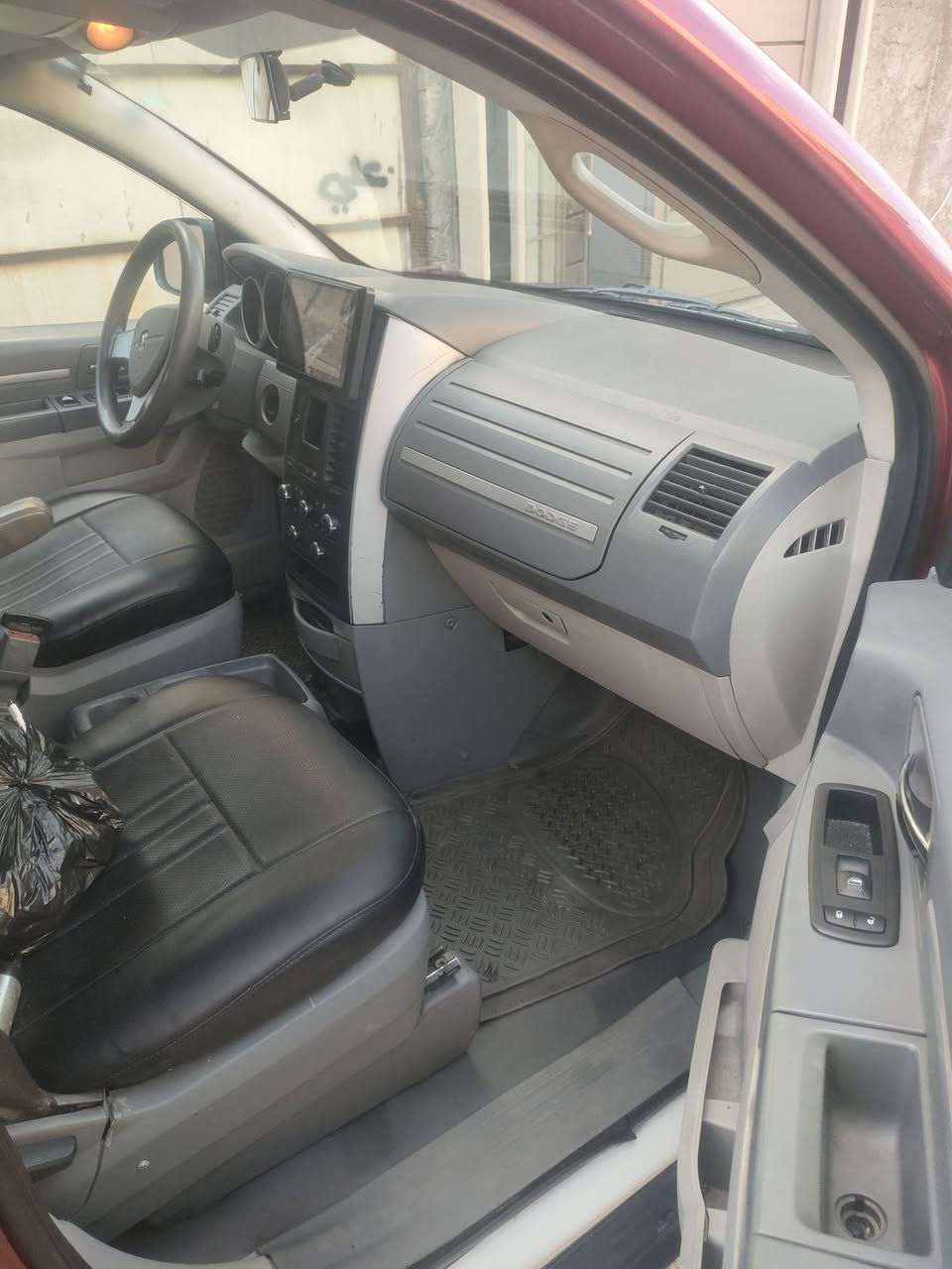 بيع فقط 🙏دوج كرفان 2010 بيها 4 قطع بدون دواخل اني ابيعها صبغ حزام بدون دواخل  الكير شرط والمحرك بيها صرف 3800 سنوية جديدة هزه جديدة   بقية التفاصل مبين بالصورة السعر 94 للاستفسار والاتصال عل ىالرقم***********
مكان السيارة/ الموصل
