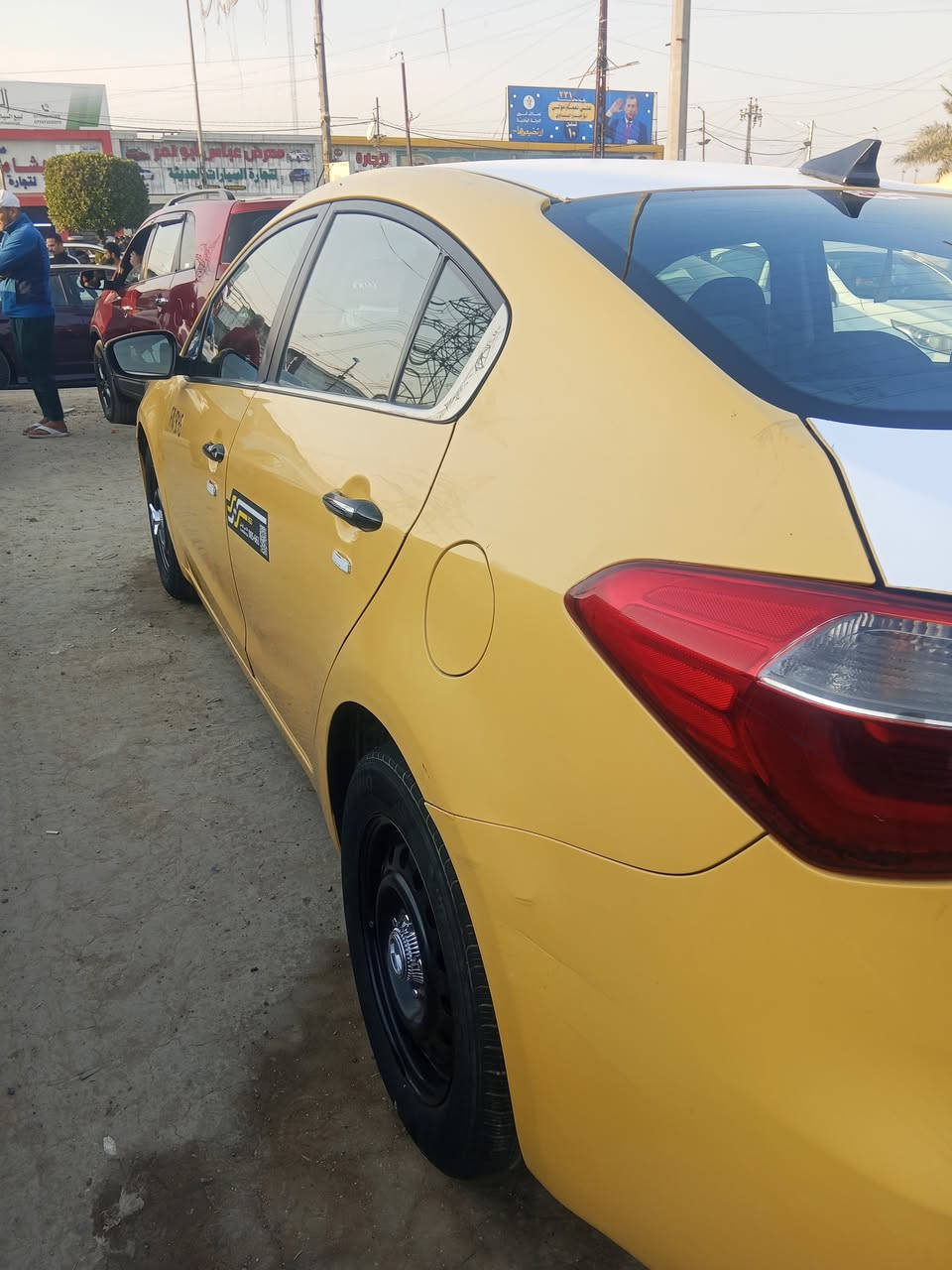 السلام عليكم كيا فورتي موديل 14 وارد امريكي مكينه جي دي اي200 ماشيه 173  مصفره هيئه وغرامات   مثل ماموضح بل سونر فقط سياره خير من الله مال خبزه وبالعافيه عليه الي ياخذها يشهد الله السعر 1005 وبيه مجال الطيبين ورجائا الي ماتعجبه لايعلق السوك كلشي بيه البلديات قرب تقاطع الكهرباء غير متواجد على النت شراي اتصل *********** ‏‪***********‬‏
