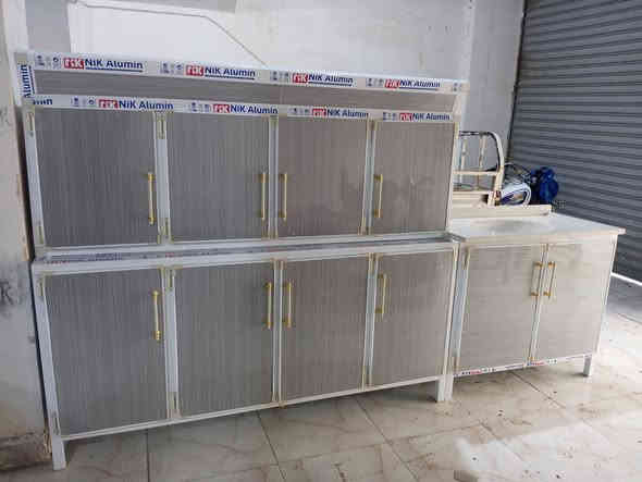 سلام عليكم كاونتر نظيف مترين مترين وسنك مرمر مترا مكان ناصريه حي فدا شارع مدارس رقم  ***********
