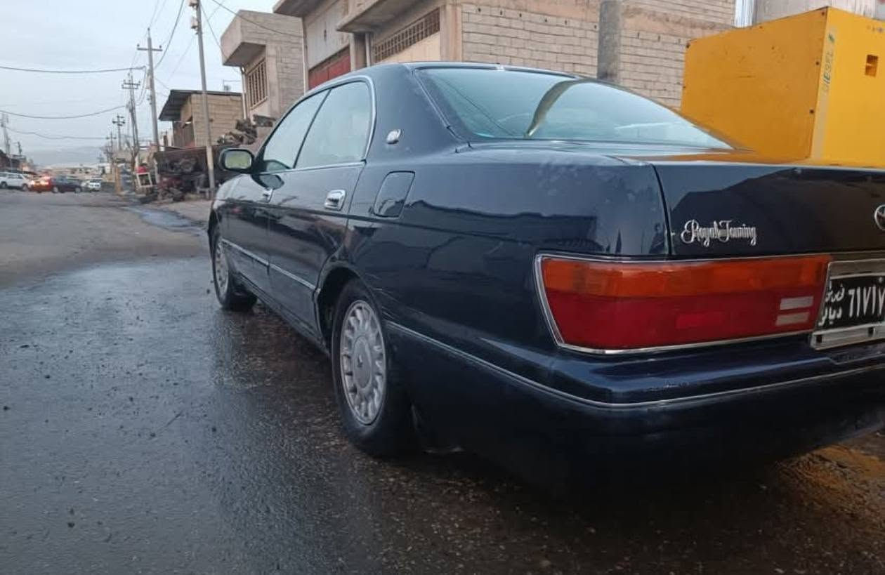 بە ناوی خوای گەورە و میهرەبان 
کراون مۆدێل ١٩٩٤
ئاڕم پلاستیکی سلێمانی 
مەکینە ٢٥٠٠ ی دیلکۆ 
سەیارەکە هەموو گیانی جایزە 
تەنیا ساردی ئیش ناکات 
بێدەعم و لێدراو بێ بۆیاخ 

موشتەریت نامە بنێرە یان پەیوەندی بکە لە خزمەت دام 
سعری ٥٠ وەرەقە و معامەلەیەکی برایانە 

***********
