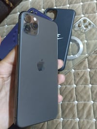 11 برو ماكس ذاكره 64  بطاريه 100 مبدله شرط يوم كامل تطول بل شحن اخذو و...