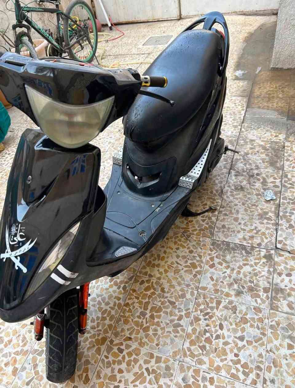 سلام عليكم 
ماكس عدله 120 
رايدهه ب ٣٥٠ 
الدراجه مكينتهه حلوه وهيه مرتبه ونكره الله شاهد(مكينه مفتوحه) وكدامك تصوير ومتلكه بهيج سعر 
 ( بيهه نقوصات ) كهربائياتهه كله طافيه لبارد مدري شبي هوه بعد انت اترتب وبيهه وبعد نقوصات بسطه بس هيه شغاله واروح واجي بيهه من الشغل ومابيهه اي خلل 
اريد ابيعهه لان محتاج 
مكاني بغداد الحريه
رقمي ***********
