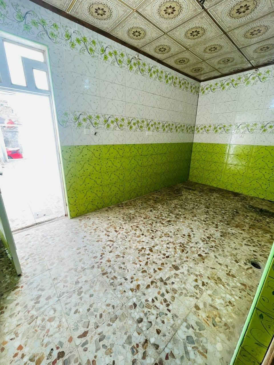 بيع مستعجل

دار للبيع 100 متر حي ميسان قطاع 24 طابو صرف
يحتوي / غرفة وصالة وأستقبال ومطبخ وصحيات وطارمة 
السعر 75 مع المجال    .....D
للأستفسار *********** واتساب أيضاً موجود
