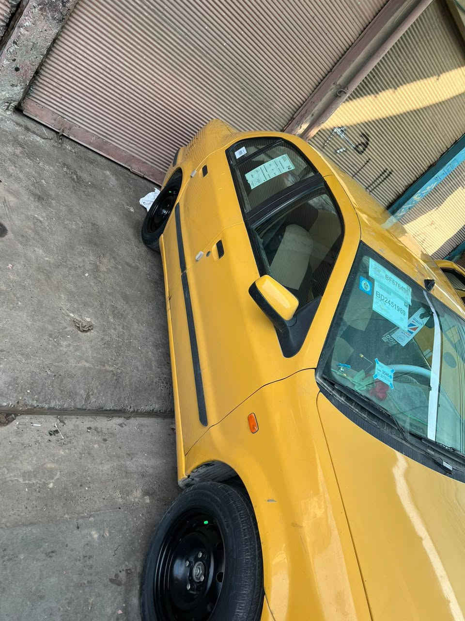 السلام عليكم جميعن سمند للبيع مديل 11 السياره حلوه ونضيفه باتري جديد داخلها نضيف حيل تبريد تدفه كلها شغاله السياره بيها بس دوسات صبغ السعر 35وبها مجال قليل للطيبين السنوه 27 /***********/***********مامتواجد عل نت اليحب يتصل وبيكم خير ودللو
