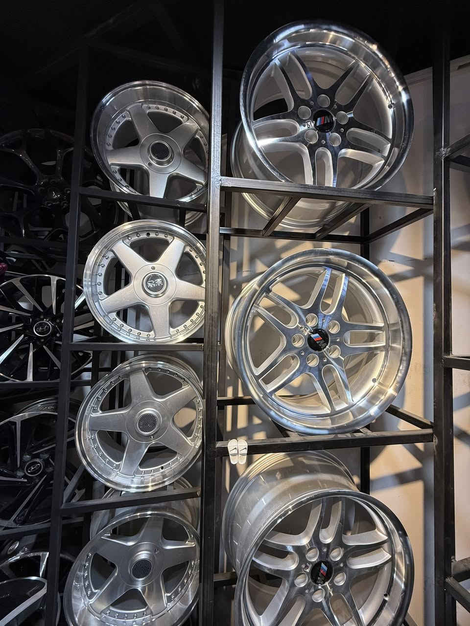 اللهم صلِّ على محمد وآل محمد 🤍
🔹 ويلات BMW جديدة
▪️ حجم 17
▪️ حجم 18
▪️ تو سايز
▪️ جديد طك كرتون

🔹 البيع ومراوس

📍 المكان: بغداد – حي العامل – شارع 7 نيسان
🚚 متوفر توصيل إلى جميع المحافظات

📞 للتواصل:
***********
***********
