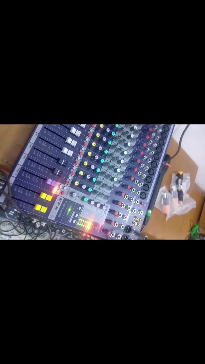 جهاز كارتون 
مكسر امريكي اخرس
سعر 150


**إذا كنت صاحب هذا الإعلان وتريد حذفه لأي سبب، رجاءا أرسل رسالة إلى الدعم الفني**