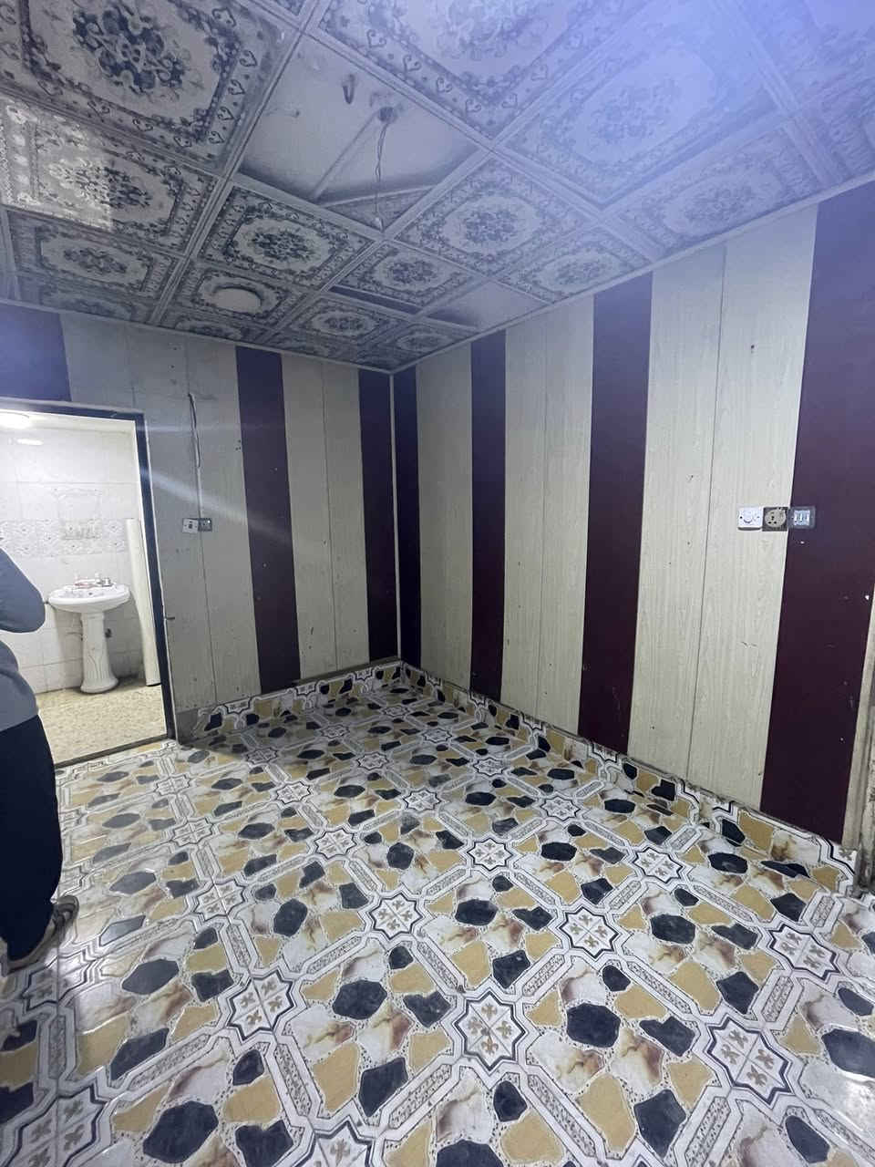 بيت للإيجار بالحيانيه بالتأميم 150 م
غرفتين واستقبال وصاله ومطبخ
 وصحيات الايجار 400 الف
 للاستفسار  : ***********
