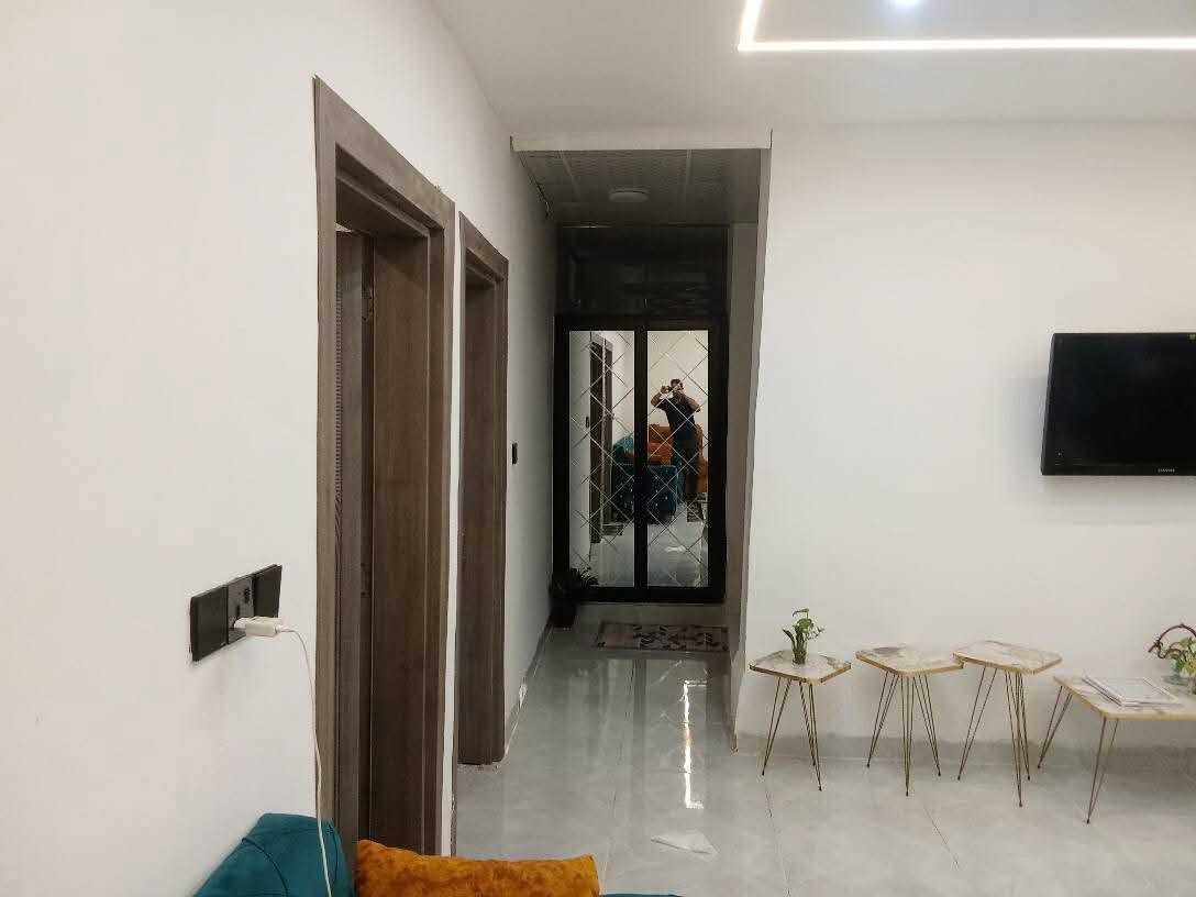 دار للبيع مستعجل مساحة ٢٠٠ متر مالية اسرى ومفقودين خلف صيدلية تولين البيت فول مواصفات منطقة  زينة وفرع هادئ 
للاستفسار الاتصال ***********
