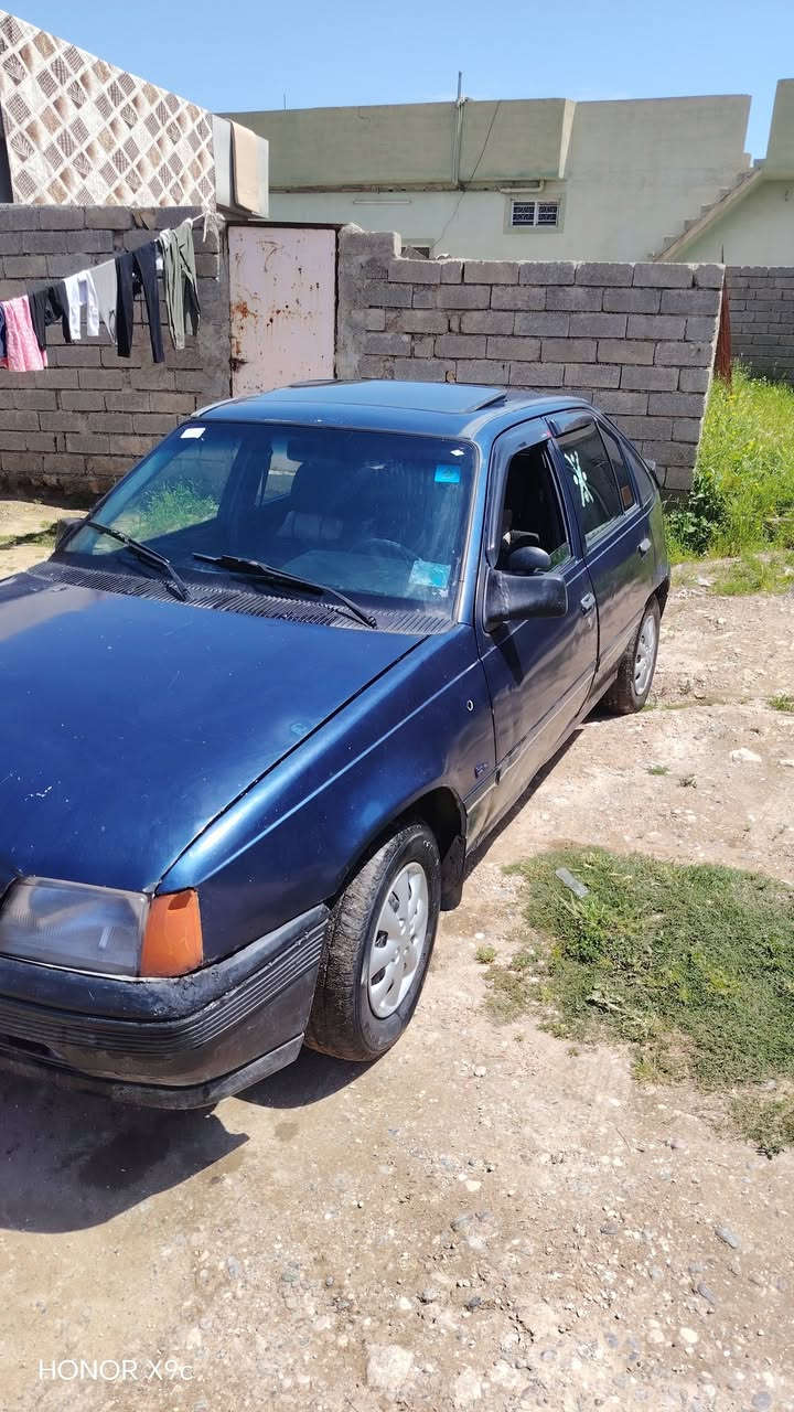 للبيع اوبل كاديت جنطه موديل 1991 رقم نينوئ انكليزي سنويه اله 2031
واير منيتها شغاله كلها لايت زنون
اشاير يمين ويسار كلها شغاله
محرك بي أثرصرف
السعر ٢٢ وبي مجال
او مراوس حسب القناعه 
رقم الهاتف ***********
