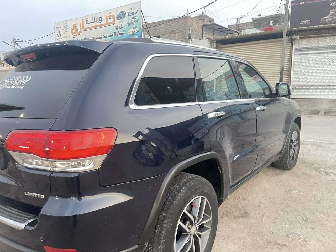 جيب كراند شيروكي 2017 وارد امريكي بدوون ضرر كفاله من الصبغ والتبديل لمتد فول مواصفات 
نسخه ال1941
رقم بصره تحويل ثاني يوم ***********
السعر 215 مكاني بصره قبله
