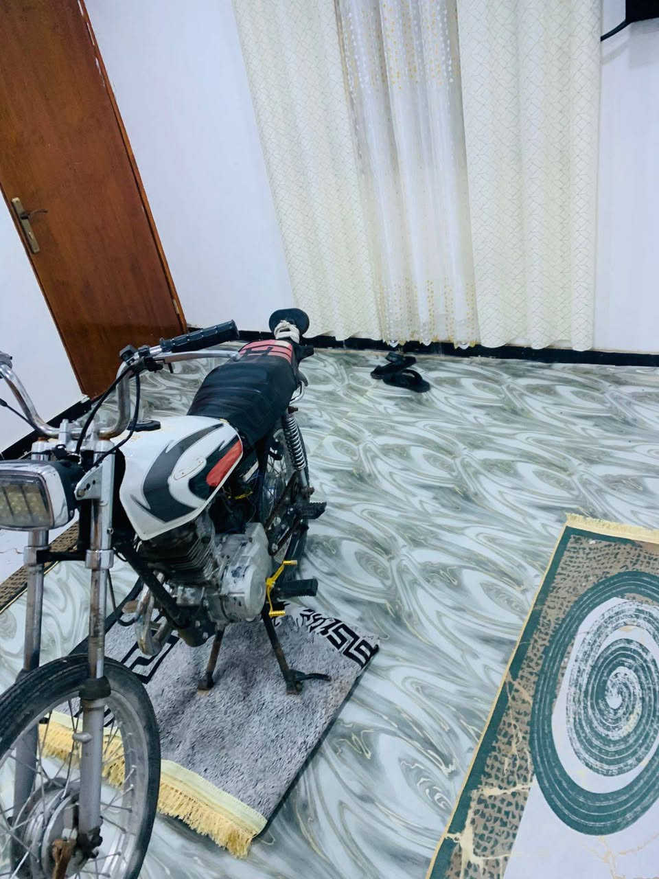 سلام عليكم دراجه البيع ادوات دراجه حلوه نشطه رزانه مشي العنوان البصره قضاء المدينه السعر خاص او الشراي بيه خير او يدلل


**إذا كنت صاحب هذا الإعلان وتريد حذفه لأي سبب، رجاءا أرسل رسالة إلى الدعم الفني**