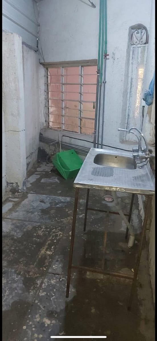 …للبيع…
فرصه استثماريه او سكنيه

الكاظميه الطي نزال خزعل 

 المساحه 220 متر بدون اوقاف 

ابيع بسعر ارض 120 مليون دينار فقط

التفاصيل موضحه بالصور و بي كراج و حديقه 

** البيع من المالك بدون دلاليه

البيت يحتاج ترميم (غير صالح للسكن)

للاستفسار واتساب - *********** -
