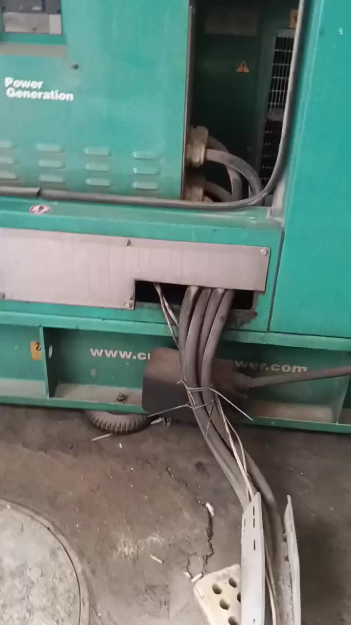 م/ مولد للبيع
السعر 16 مليون دينار 
كومنز 350 Kva مع كابينه كاتم اصليه سنة 2010 بحاله جيده جدا  لم يتعرض الى فتح المحرك ولا  ملف التوليد 
عدد ساعات العمل  ٣٠  الف ساعة وهي حاليا تعمل بالخدمه وبالامكان الاطلاع عليها في مستشفى الخيال شارع المغرب
علما ان سبب بيع  المولده لا تغطي احتياج المستشفى من الاحمال‏ في موسم الصيف و تم تجهيز مولدة جديدة اضخم علئ هذا الاساس

 مسوؤل الصيانة و متابعة الميكانيك  قحطان  ‪***********‬‏

مسؤول الصيانة للكهربائيات  نزار 0771720012
