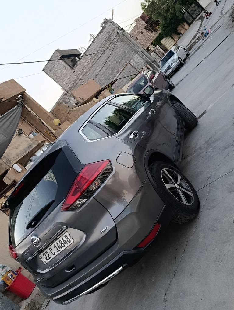 نيسان رؤگ ٢٠١٧ s دةبل اكسل سعري ١١٦ سبوغ ٣ پارچة بي داخلي كال بونةوةي هةية سةنةوي تازةية بةناو خؤمانة شوين هةولير بةستؤرة. گير و مةكينة و تةبريت و توند و تؤلي بةشةرت *********** أربيل, العراق
