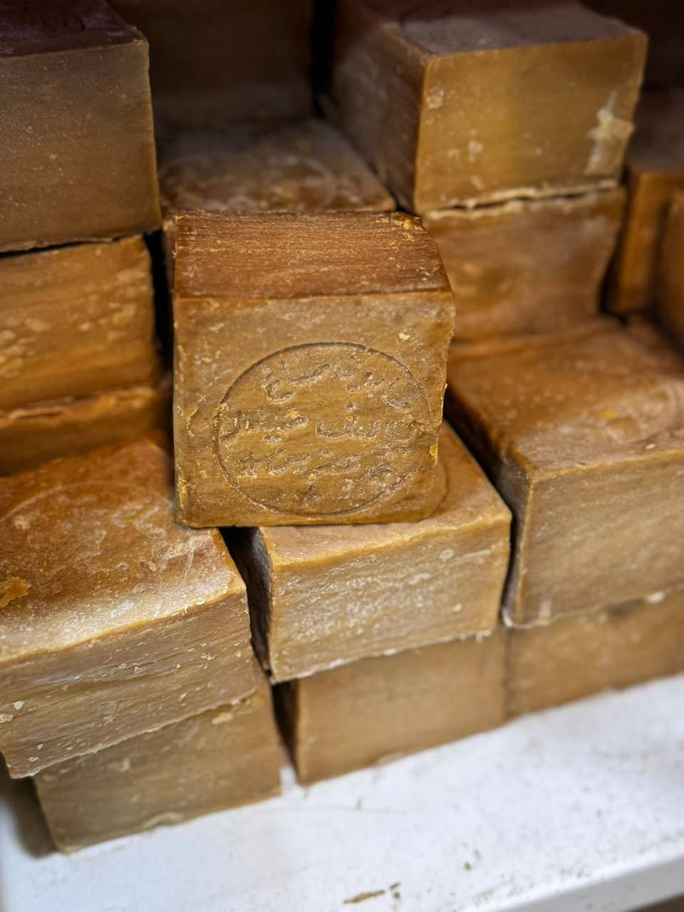 أنواع الصابون مختارة بعناية 
ريحة فخمة ونظافة تدوم 💚

متوفرة الآن وبأجود الأنواع

دلعج اليومي يبتدي من عدنه 🫧🤍

مركز العوادي… التميّز دائماً وأبداً 💚✨


**إذا كنت صاحب هذا الإعلان وتريد حذفه لأي سبب، رجاءا أرسل رسالة إلى الدعم الفني**