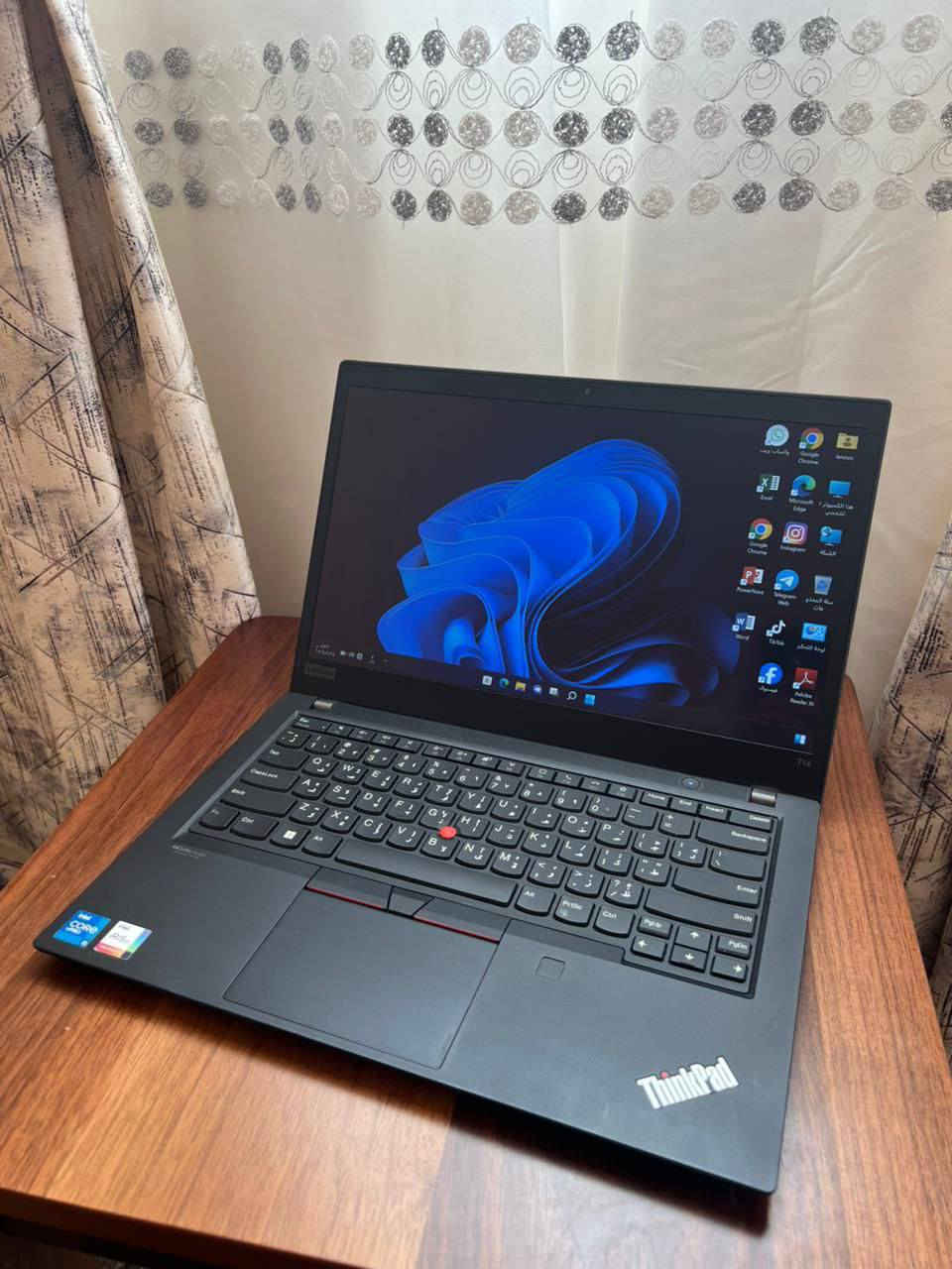 السلام عليكم لابتوب LENOVO جيل (11)للبيع.
اللابتوب جدا نضيف وادائة قوي ومواصفاته جدا عالية يفيد الي عنده دراسة او العاب او تصميم او غيرها من الاستعمالات.

المواصفات :

المعالج intel core i5

الجيل : الحادي عشر. ( 11TH )

كرت الشاشة : inte irex 8GB 

الرام : 16GB DDR4 

الذاكرة ( الهارد ) : SSD 256GB  M.2

الشاشة : حجم 14.3 حوافها جدا ناعمه دقتها  تشغل 4K ضد التوهج ips فدشي كلش راقي.

المميزات:

شحنه تايب سي

 رامات 16 مو 8 فدشي مرتب وسريع

اللابتوب جدا سلم ووزنه خفيف 

الشاشة حجم 14.3 بحواف ناعمه جدا.

اللابتوب جيل حديث ومعالج سريع.

منصب عليه وندوز 11 برو مفعل مدى الحياة.

منصب عليه اوفس مفعل مدى الحياة .

كيبورد عربي انكليزي ليزري .

غالق كامرة سلايد .

كامرة امامية جدا واضحه.

سماعات ستيريو .

بطارية اللابتوب ليثيوم تطول وياك بالاستعمال المكثف اقل شي 4 ساعات

المنافذ :

منفذ التايب سي للشحن

منفذ التايب سي للبيانات

منفذ HDMI

منافذ USB ومنفذ Aux

الملحقات :

ملحقاتها كله كاملة وجديدة غير مستخدمة لان ماصارلي فترة بسيطة جدا من اخذته.

شاحنة اللابتوب اصلية

جنطة اللابتوب ماركة اصلية وبعدهي جديدة مامستعمله ابدا .
سعر 350 وبي مجال 
***********
