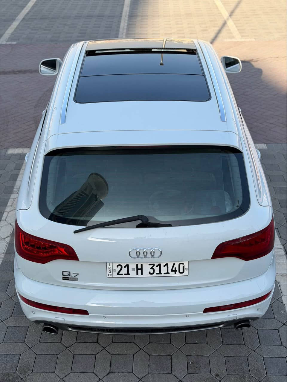 Audi  Q7 S-line Quattro 2013

ارحض سعر بلاش  ١٢٩  ورقه مجال بسيط

سيارة ٧ راكب

مواصفات خليجي  وكالة اربيل٣ بصمه بيلادي موجوده

موديل ٢٠١٣   

محرك سته سلندر V6 3.0L سوبر چارچ محرك بنزين

گير و محرك بشرط كفاله 

-----------------------------------------
مواصفات 
 پانوراما امامي و خلفي  
صندوق شفط 
 بردات جانبية و خلفية
 تحكم ماوس 
    داخل  جلد اصفر
كشنات كهربا
كشنات خزن
تبريد مركزي  
سيدي بوكس  
تبريد مركزي 
حساس خلفي و امامي 
- لايت ليد  
ستيرن تحكم
  تحديد سورعه  
 و بعد هرايا مواصفات
-------------------------------------------
  تخم تاير و  ويل جديد
 صدر ٪؜١٠٠
گیر  ومحرک بشرط ٪؜١٠٠
 سيارة مسيرفسة كاملة ما يحتاج اي مصرف

-----------------------------------
سياره واحد شبر اقل صبغ راس تايرخلفي او شبر بارد راس بك لايت خلفي باقي مابي شي 
     
سيارة احلي بالواقع و مابي اي مصاريف الحمدالله 
-----------------------------------

سعر مطلوب  ١٢٩ ورقة و مجال 

مكان سيارة سليمانية 

***********
***********
*****************************************************
Audi Q7 -S lin Quattro  2013
فول فول موسفات
٣ ريز كوشن
هه ر٣ به صمه ى شه ريكه ى ماوه
٦ بستون سوبر
بانوراما ده بل بانوراما
سنوق شفط
ده رگا كانى به رده يه دواوه
ماوص
كوشن جلد ناو زه رد
كوشن كاره باوخزن
ته بريد مه ركه زى
سيدى بوكس
حاسه بيش و دوا
لايد بك لايت ليد
سوكان فوليوم و تحديد سرعه
مواسفاتى اودي معرو فه...............
گيرومه كينه و ته بريد ساردى و گه رمى به شه رت بى نوقسانيه الحمدلله 
سه نه وى ره قه مى تازه يه به ناوى خومه ته حويل به شه رت
سه ياره كه يه ك به له ى بجوك بوياغى هه يه له كه ل به له يه ك ساردا باقيات به شه رت

سعر مناسب ١٢٩ كه ميك مجال

***********
*********** السليمانية, العراق
