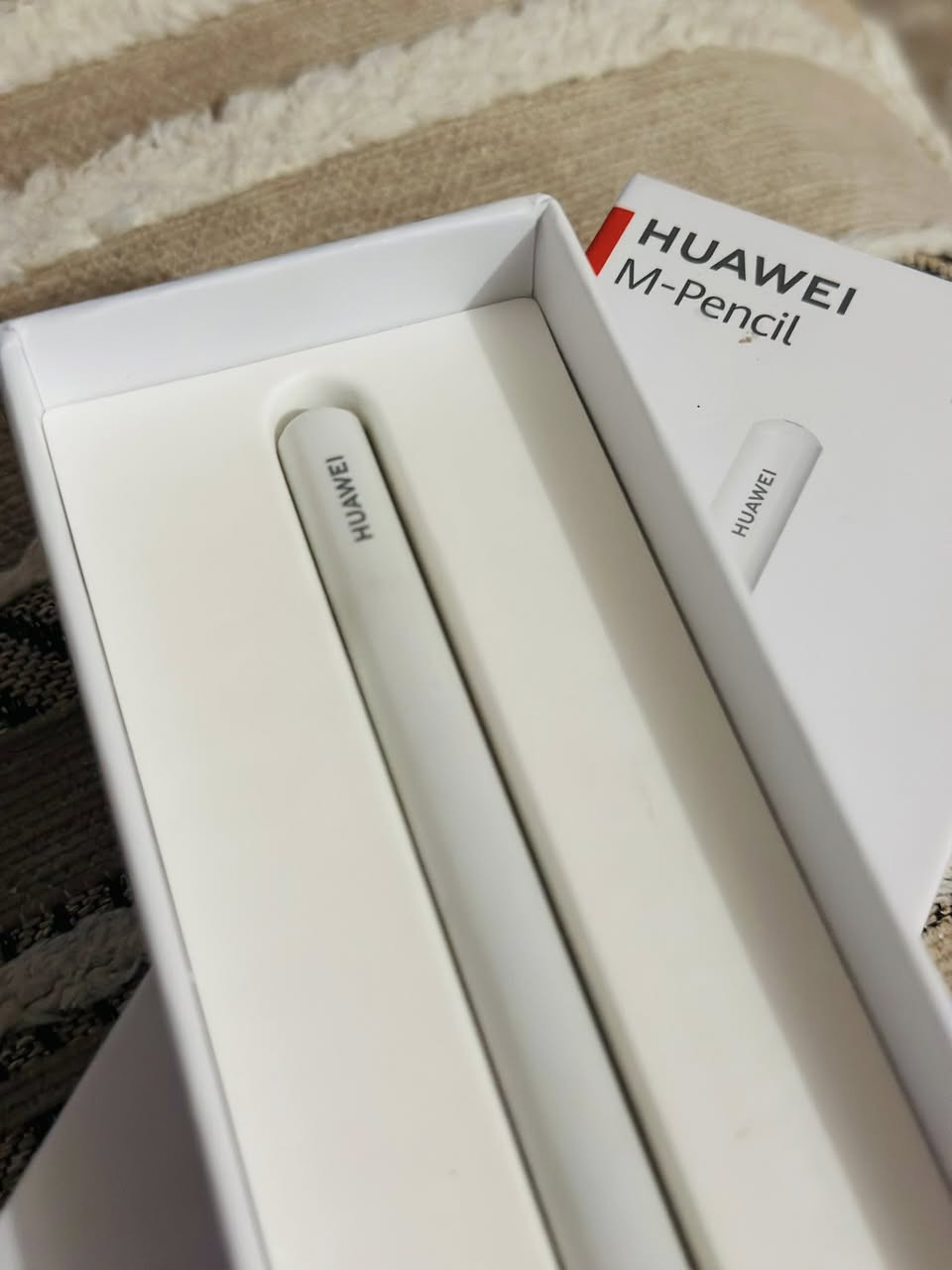 ️ للبيع: Huawei M-Pencil 2nd Gen أصلي (مغناطيسي)
• حالة: مستعمل قليل جداً 🤍
 • مع حرارة ضمان 📃
 • يعمل مع أجهزة هواوي MatePad
 • شحن مغناطيسي واقتران سريع
 • السعر: 90 (أو قابل للتفاوض)
📍 الموقع: كربلاء
📞 تواصل واتساب: ***********
