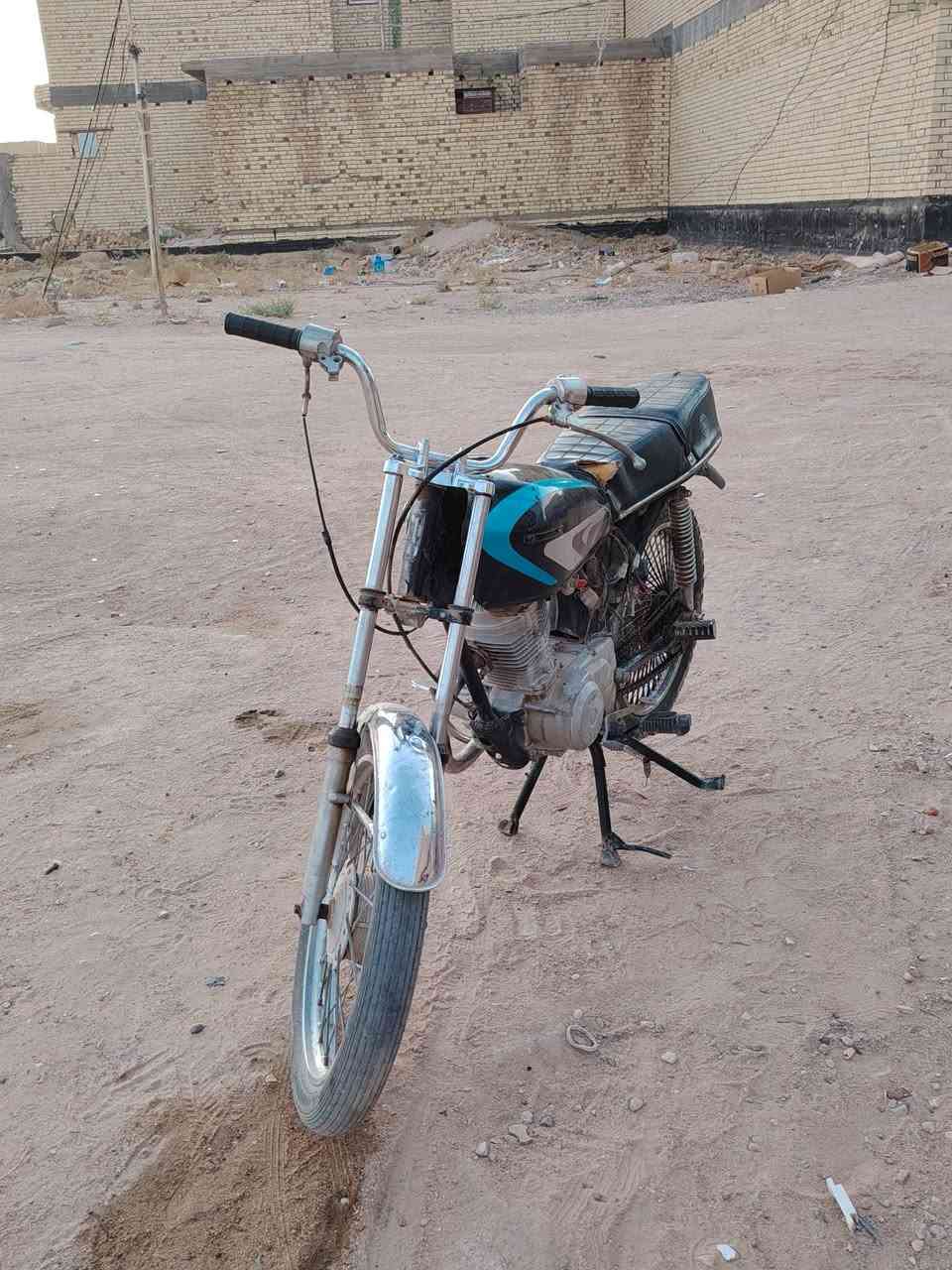 دراجه ربعه كير كلك بيه خيط بخار دراجه نضيفه متروكه سعر 180وبيه مجال حك جيه مكاني كربلاء مكفولة من سرقه رقم الهاتف***********
