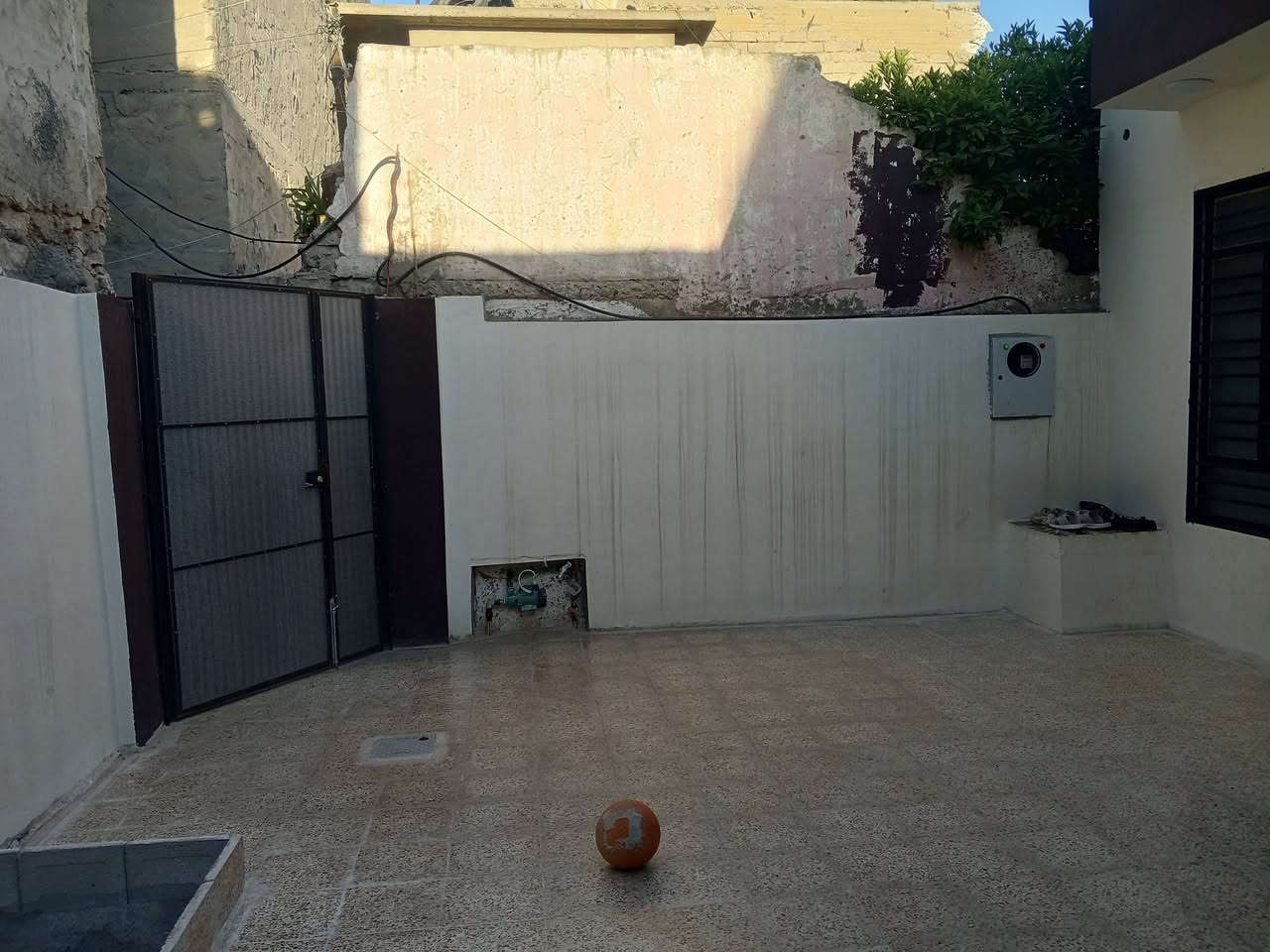 السلام عليكم عندي بيت بالاصلاح الزراعي دوسه مساحه 171للبيع البيت ابدوسه السند باسمي ***********
