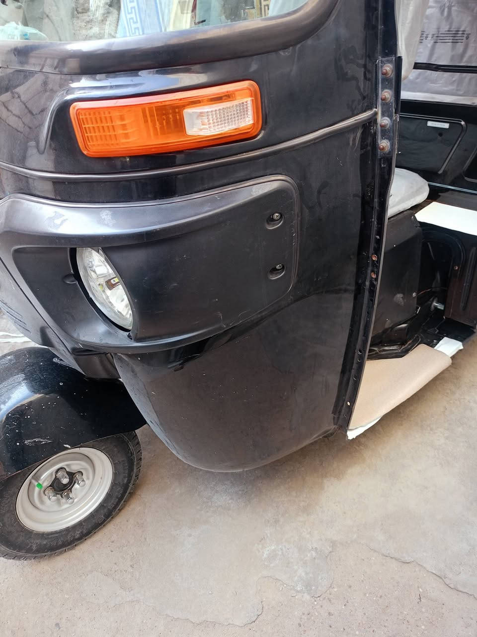 سلام عليكم شباب تكتك مديل 22 شهر 7 للبيع كفاله م̷ـــِْن الضربه ولمكينه كفاله شباب التكتك مال بيت مو مال شغل انا اداوم بشركه وما احتاجها عايفها بل بيت بس اروح بيها اجيب مسواك التكتك سعرها 9 و500 لين التكتك مكفولا رقم وسنويه رقم انكليزي تحويل ثاني يوم الشراي يخابر ولي ما يعجبه التكتك لٱ يعامل مكاني البصره في قضاء القرنه  رقمي  ***********
