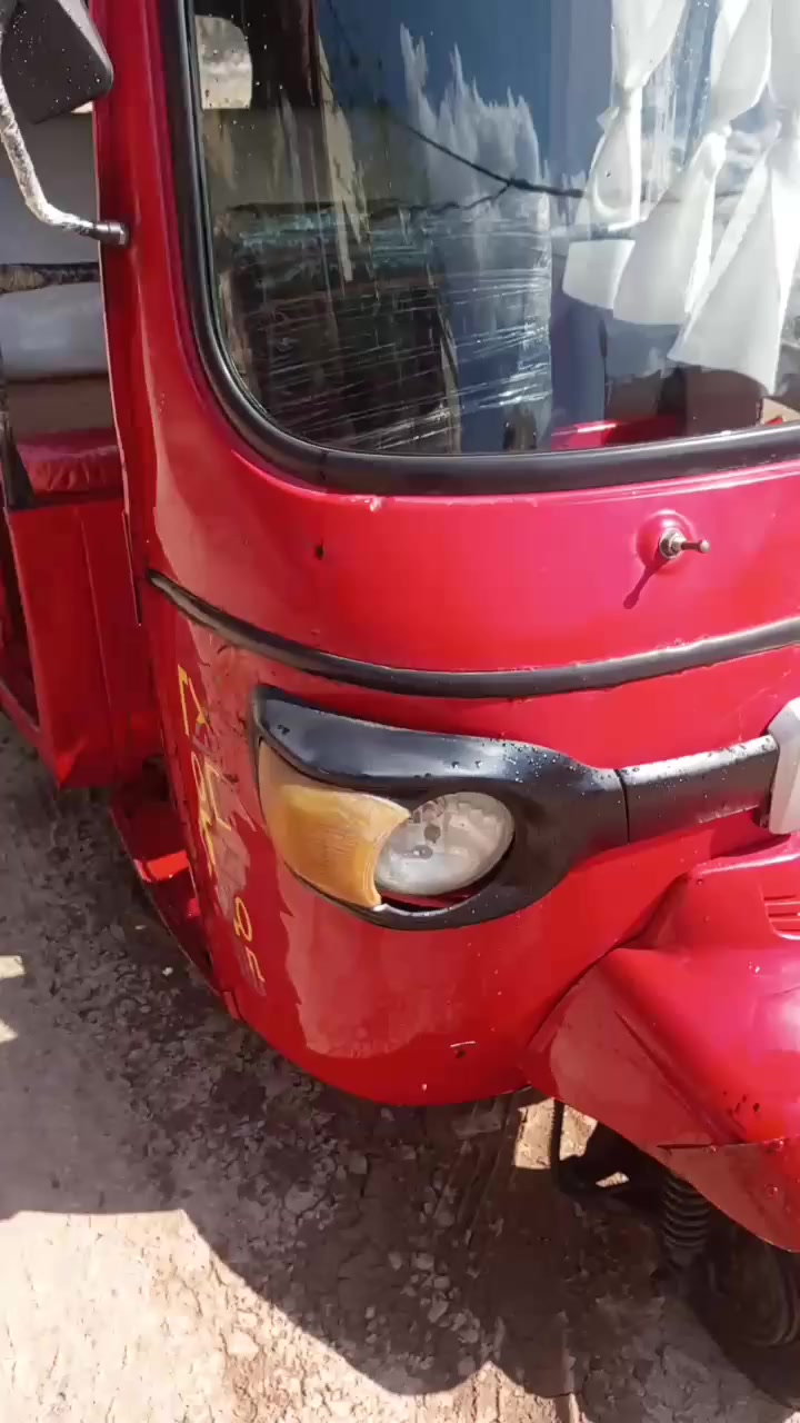 اسلام عليكم تكتك موديل 18 الكشر كفاله مابيه ضربه المحرك لاتنقيص ولاتبخيرالوراق كامله
السعر مليون و600 مكاني  ديالئ للستفسار ***********.
