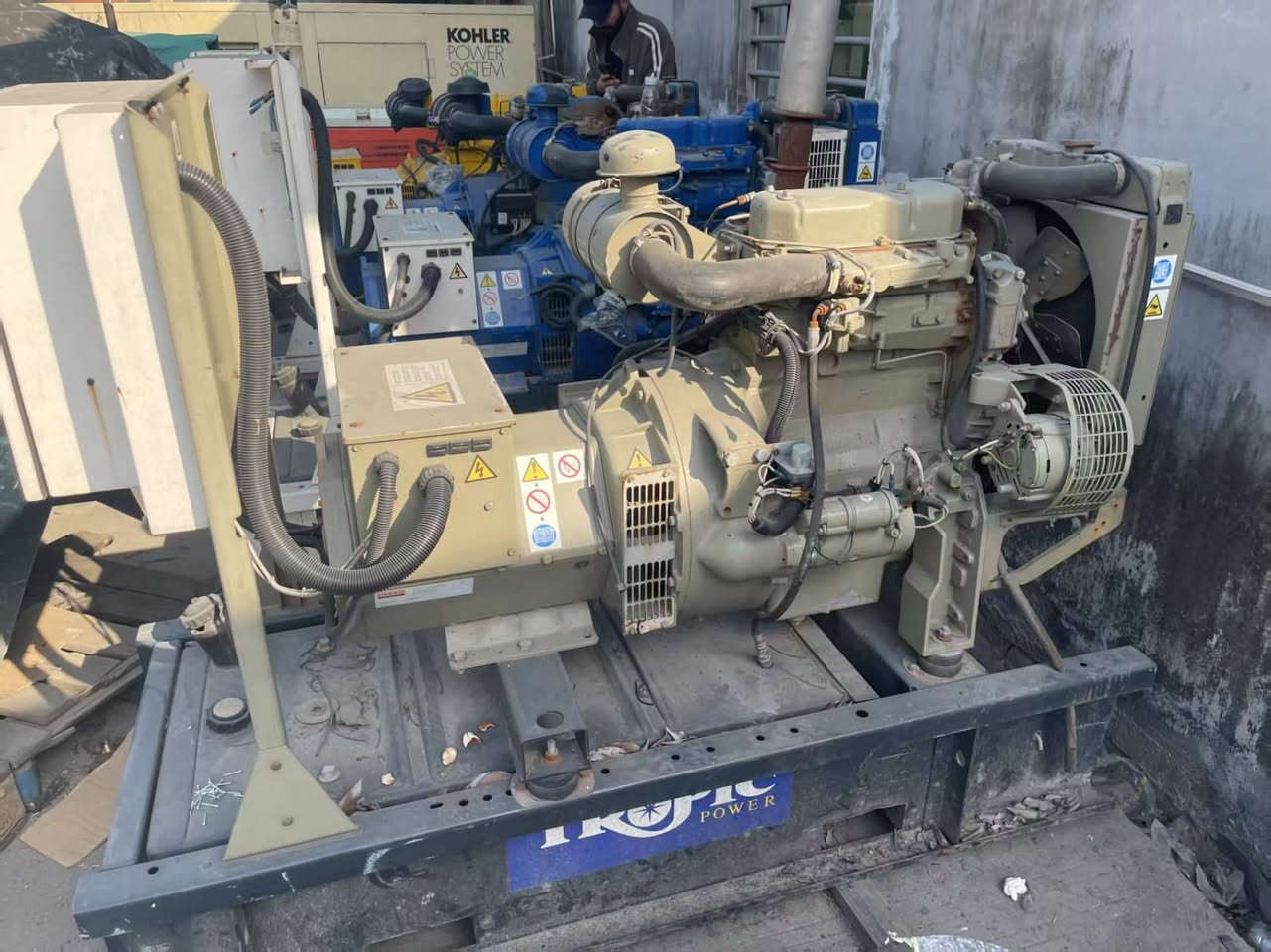 مولد بيركنز 30 KV جداا نضيفه مامشتغله بلعراق للاستفسار مجمع الجبوري الديوانيه مقابلمعمل غاز الديوانيه *********** .. واتس اب 004917677060032
