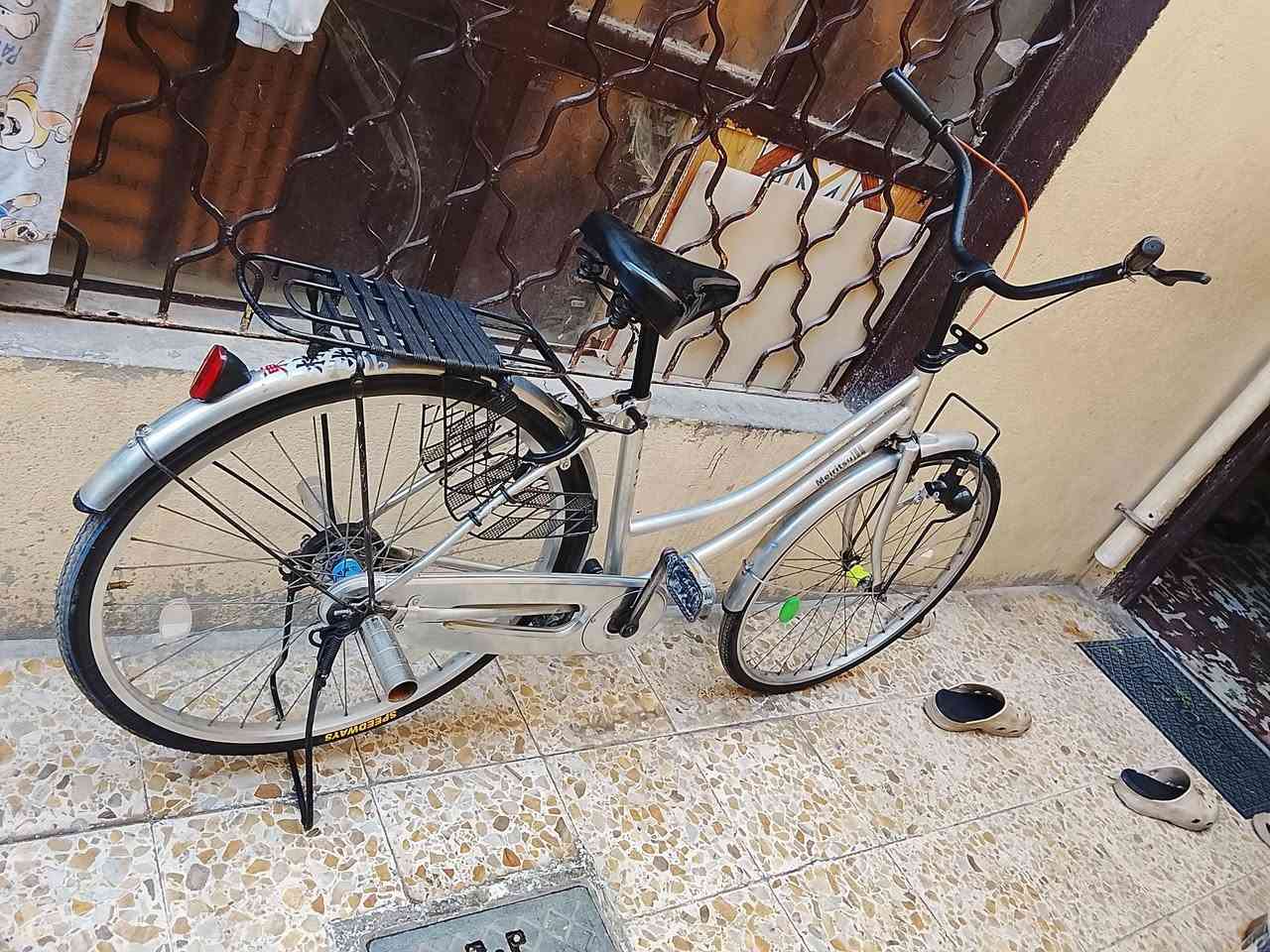 السلام عليكم
بايسكل للبيع
موديل2018
تايرات جديده
النضافه 85٪
السعر 100وبي مجال للشراي
عنوان نجف الاشرف حي الوفاء


**إذا كنت صاحب هذا الإعلان وتريد حذفه لأي سبب، رجاءا أرسل رسالة إلى الدعم الفني**