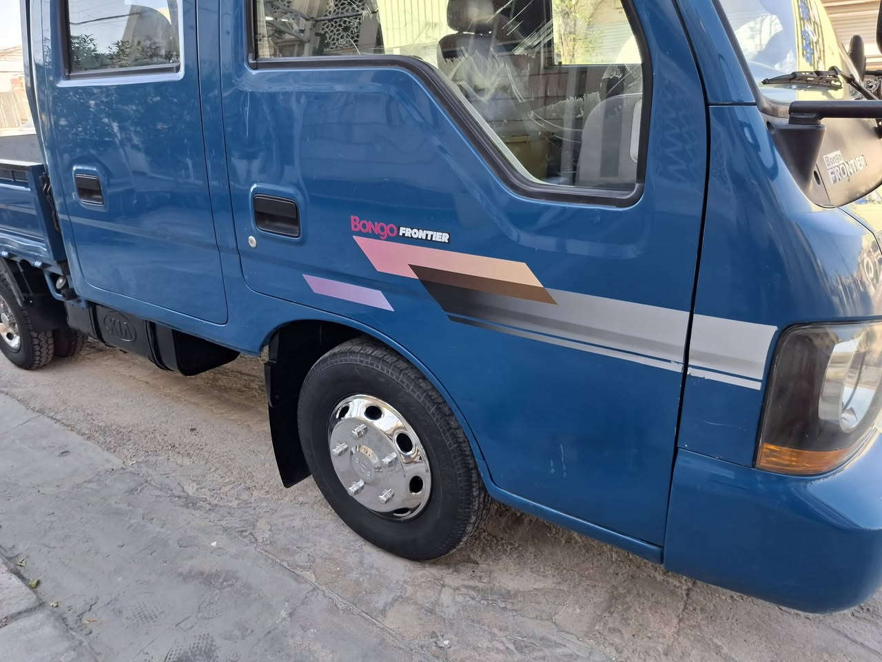 سلام عليكم عندي كيا ام عيون دبل قماره للبيع موديل 2000 رقم بغداد سنويه الى 2029 بسمي السياره كفاله عامه لا ضربه ولا صبغ شاصي مكفول رقم شاصي بلادي محرك كير اكسل كله كفاله قطره خياس ما بيهه تخم تاير جديد بريك كله جديد ماشيه 256 الف حقيقي وبلاديه كفاله عامه السعر 90 وبيهه مجال قليل مكان السياره بغداد العامريه الشراي يتصل على ***********
