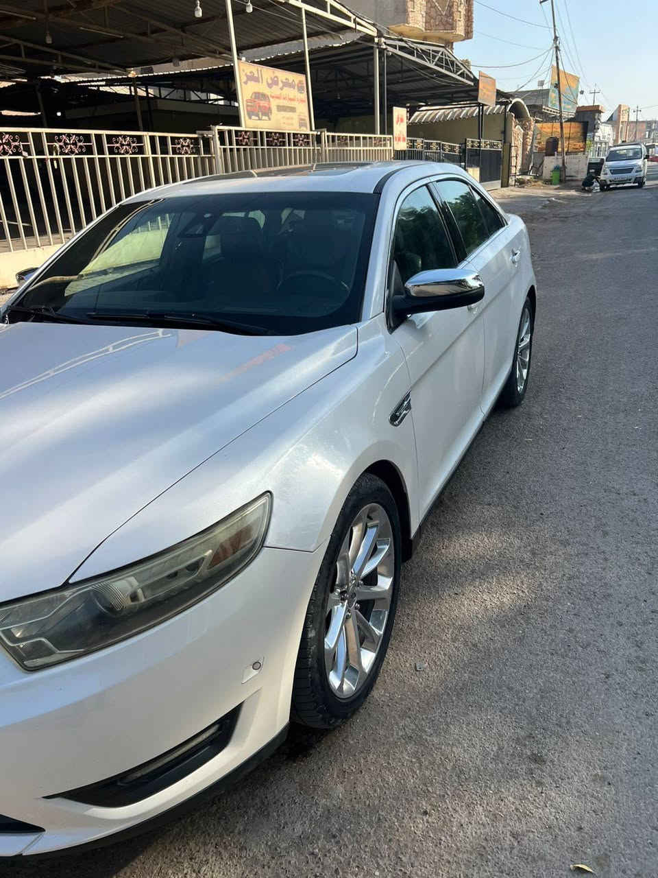 Ford Taurus  2013 limited

فورد تورس ليمتد  كلين ابيض داخل اسود 
الموديل :2013
عدد السلندرات ؛ 6 سلندر
حجم المحرك: 3.5L
وكالة: نيفا
دواخل: اسود
الدواخل:7الوان
بصمة ابواب وبصمة تشغيل+تشغيل عن بعد
نوع الفرش ؛ جلد - كهربائي - تدفئة - تبريد -سترين تدفئة
السقف: فتحة
بردة خلفي 
مصابيح ؛  - إضاءة LED  
بصمتين وياها مالشركة
المكان: ديالى بعقوبة 
للسعر :145$ بيها مجال
للاستفسار اكثر
***********
