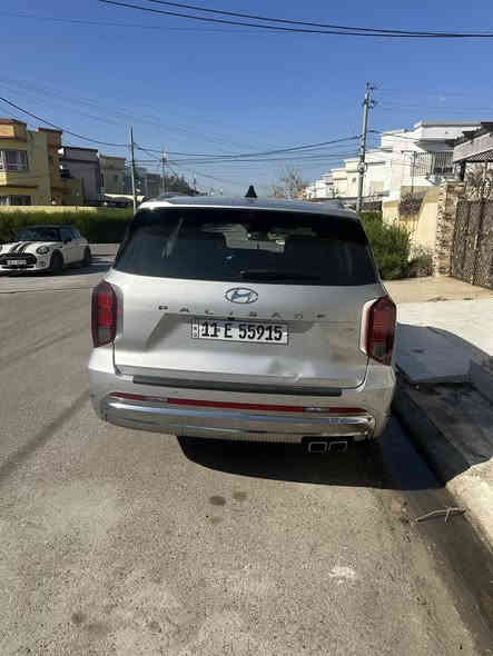 ﷽
للبيع فقط…
‏Hyundai palisade  2023 calligraphy
هونداي بلسايد كلگرافي 
الموديل : 2023
الون : سلفر 
العداد : 37 الف ميل قابل للزياده 

الضرر : نصف دعاميه اماميه فقط تم تبديلها وصبغها باقي السياره سليمه الجاملغ الايمن اجه بداخلها مفتوح فقط تم شده بدن ضرر كل الايرباكات سليمه 
بيها طخه بسيطه بلصندوك داكها بارد موضحه بلصور  قبل لا اسويها…
صور الحادث مرفقه بلمنشور 

المواصفات :-
1-شاشة عرض داتشو 
2-المحرك   v6    3.8 
3-بصمة تشغيل + بصمة ابواب 
4-اصطفاف ذاتي(تقديم + ترجيع عن طريق الريمونت)  
5-فتحة سقف +بانوراما
6-سماعات هارمن كاردن عدد 16
 7-رادار امامي  + خلفي 
8-حساسات امامي + خلفي 
9-كامرات عدد 6  360 درجة 
10-كشنات امامي خزن ميموري 
11-كشنات كهربائي تدفئة وتبريد🥶
12-انارة داخليه (محيطيه) + انارة دشبول 
13-بردات جانبية
14-تبريد مركزي امامي + خلفي منفصل التحكم
15-تحكم ستيرن + شفتات
16-تدفئة ستيرن 
17-مرايا هيتر + تعتيم 
18-صندوق كهربائي شفط + اربع وضعيات فتح صندوق
19-وضعيات قيادة  (5)
20-ويل كب حجم  20 
21-اوتو هولد + نقطة عمياء 
22-سايد بريك بصمة + مثبت سرعة
23-شحن وايرلس 
24-إشارات بالمرايا  + إشارات جانبيه
25-اوتو هولد 
26-تحديد مسار
27-شاشة ديجتال كبيرة
28-تشغيل عن بعد .
29-تدليك كشن . مساج 
30-دفع رباعي 
31-نظام مانع انزلاق 
32-نظام نزول منحدرات
وبعد بيها هوووواي مواصفات معروف الكلگرافي الVIP فول 1/1
السياره رقم بغداد انكليزي 
السعر 345 ورقه 
للستفسار اكثر يرجا الاتصال بلرقم 
***********
***********
