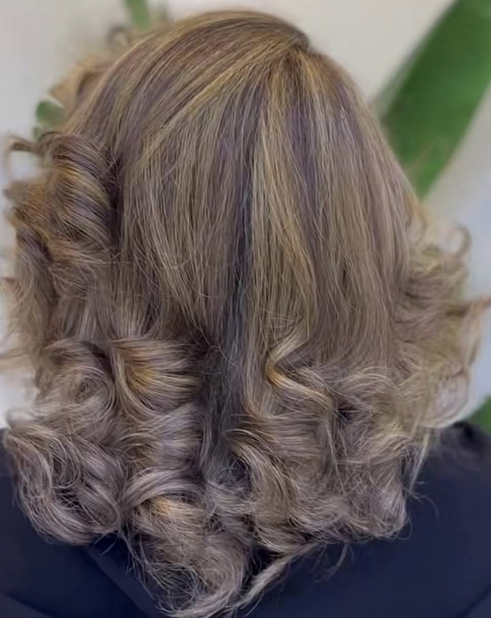 عروض صالون حرير 
بمناسبة العيد راح يبدي عرضنا من اليوم إلى اول يوم العيد 
حفافه +واكس 8
حف5
تنضيف بالهايدروفيشيل ١٥
تنضيف بشره  هايدروفيشل +ابره نضاره ٥٠
تنضيف بشره عادي ١٠

عرض الشعر 
صبغ شعر +ميش للشعر طويل ٥٠
صبغ+ميش شعر المتوسط ٣٠
صبغ  +ميش ٢٥
صبغ شعر طويل ٤٠
وسط٣٠
قصير٢٠
معالج شعر بالكافيار ٢٠ الف 

تاتو جميع تقنياته ٣٠
توريد شفه ٢٥
تحديد ١٥

عروض الاضافر 
جل اكستيشن فول دزاين ب ٢٠ الف بدون بدون دزاين ١٥ الف 
سترونك ١٥ الف
جلش ٥ الف
منكير يد ب ٥ الف
بدكير ٥ 
بدكير ملكي ١٠ 
شيرة فل بدي ٢٥ الف 
شيرة المنطقةًالواحدة ٥ الف 
شيرة بكيني فقط ١٠ 
ملاحظة كل زبونة تقطع وصل من المركز بقيمة ١٠٠ الف راح تحصل على هدية مجانية 
عروض المكياج 😍
حنه +عرس ١٥٠الف
مكياج مناسبات +رموش ٢٥
مكياج بدون رموش ٢٠
رسمة عين فقط مع رموش ب١٥
رموش طرفية ١٥ رموش كثيفة ٢٠ 

العنوان بغداد علي الصالح شارع جامع الزغل البنايه المقابلة للجامع الطابق الثاني 
للحجز والاستفسار الاتصال على الأرقام ***********  ***********
