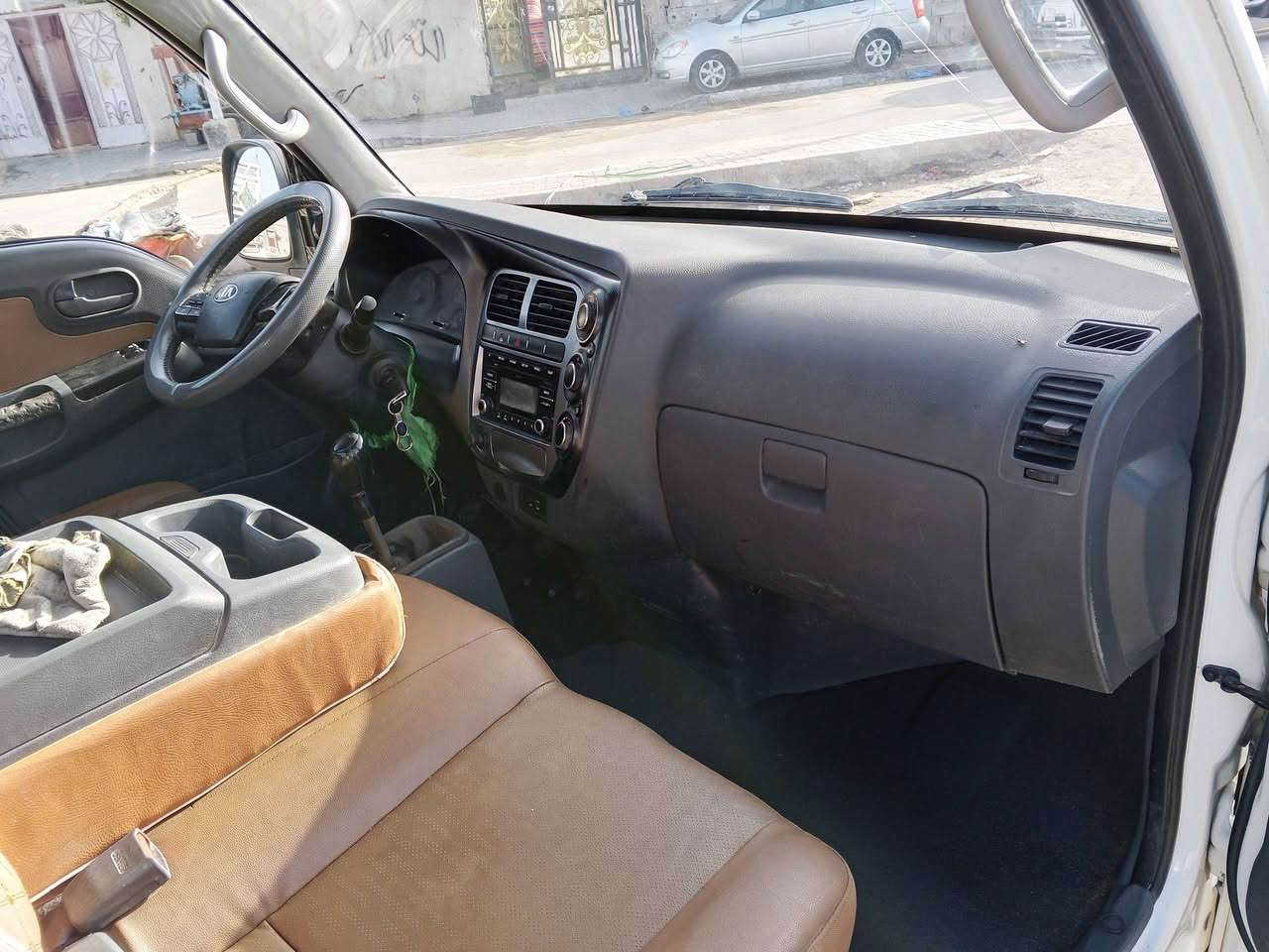 السلام عليكم كيا حمل2020الشكل الجديدرقم بصرةسنوية 27 تحويل مباشر مكفولة ضربة وصبغ رقم شاصي واضح حدادة تخم تاير العنوان البصرة الزبير السعر 118،،،***********
